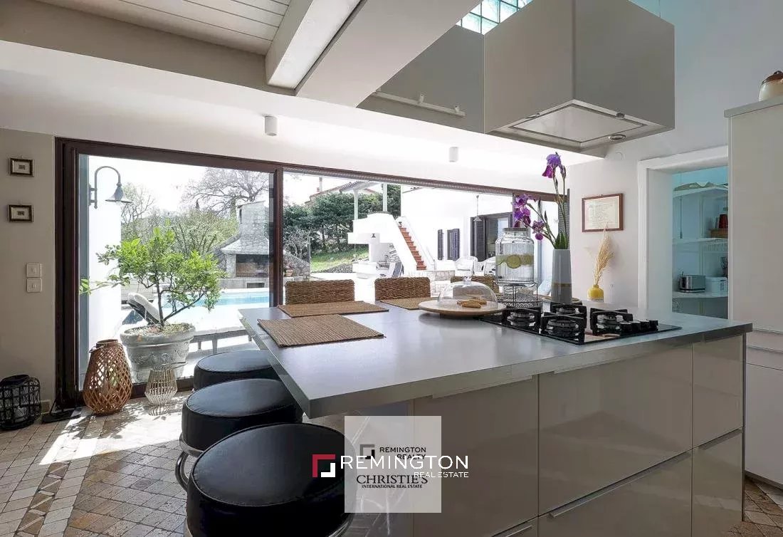 4 Bedroom Villa/Townhouse's Image 6