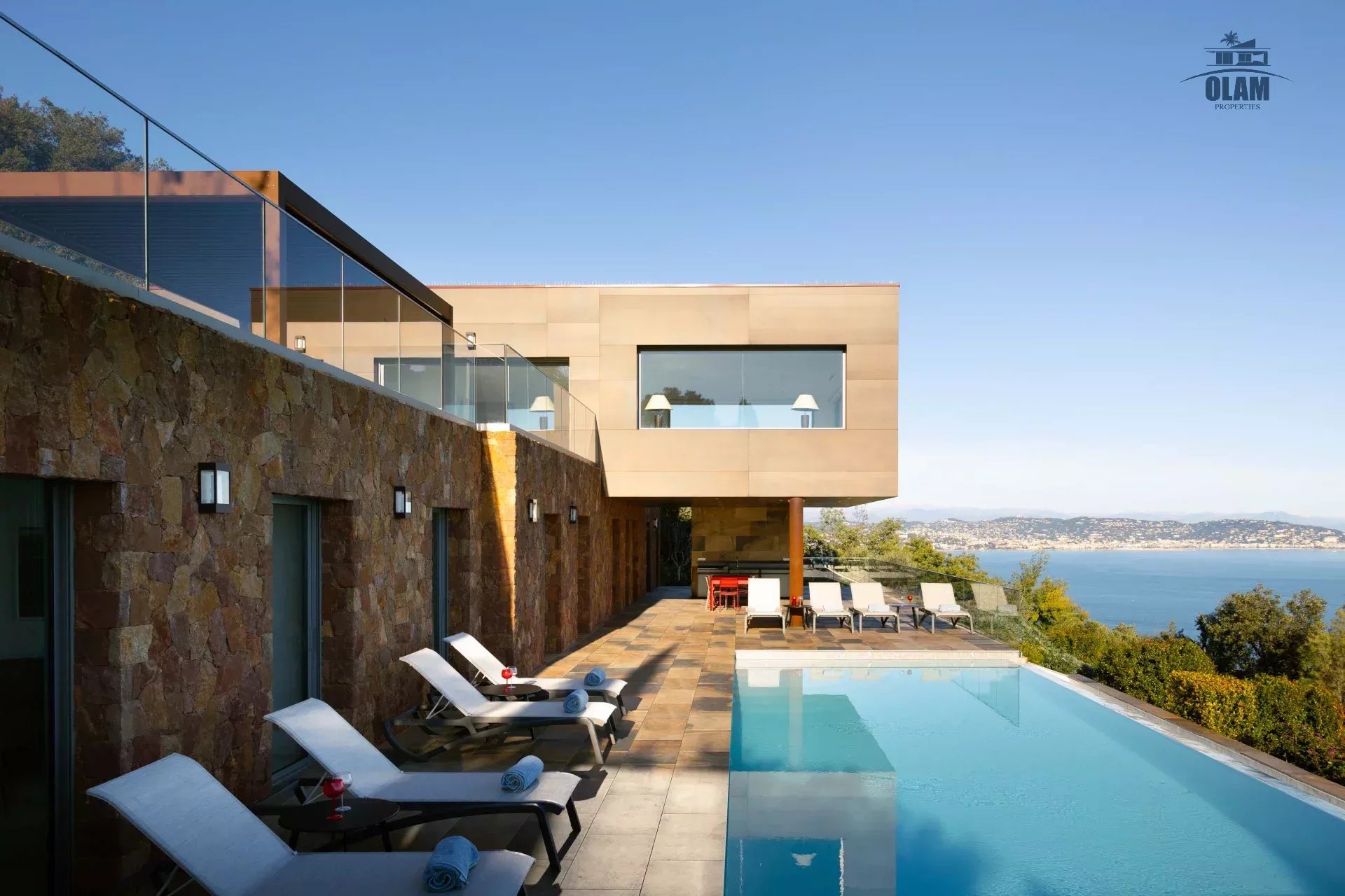 Agence immobilière de 