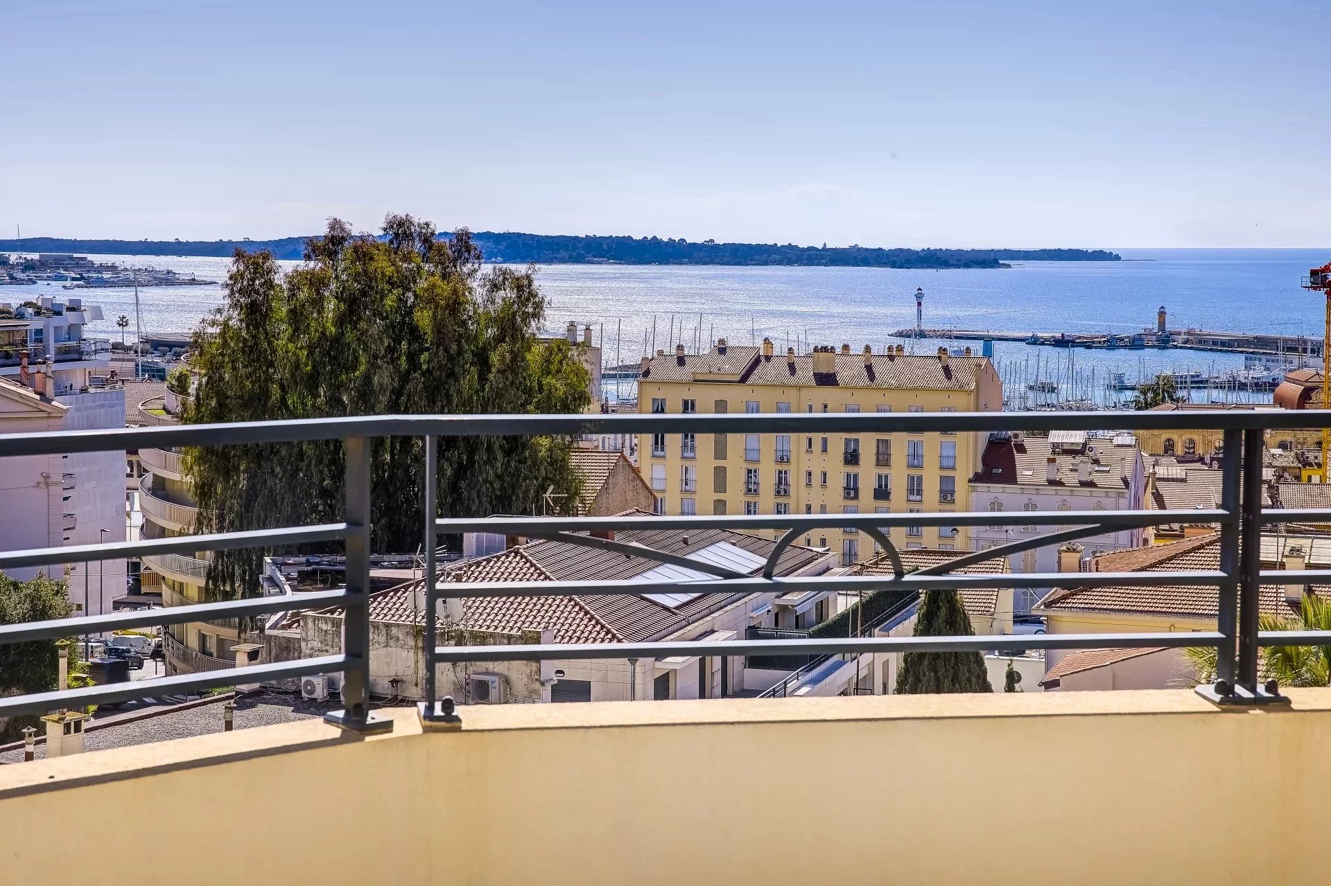 Sale Apartment Cannes Petit Juas