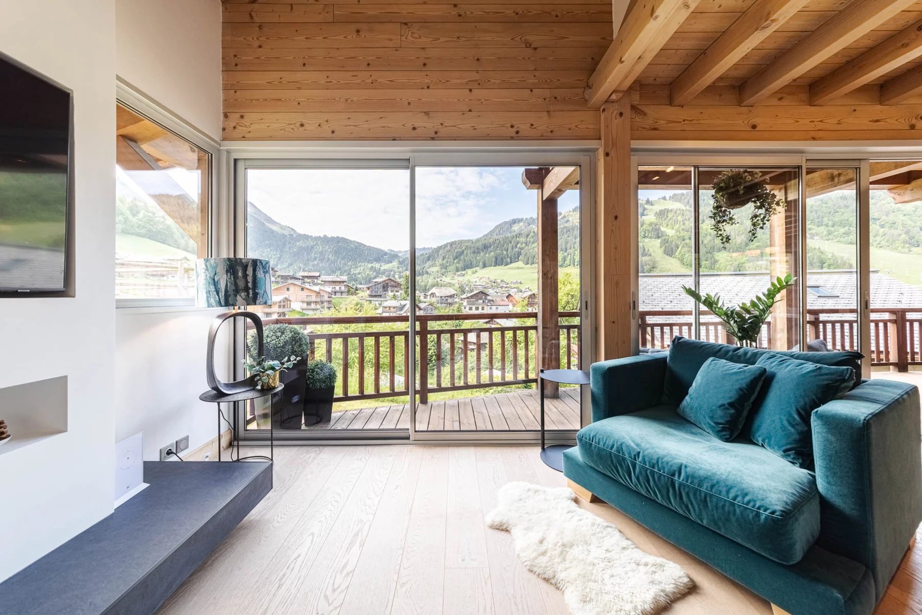 Photo of MORZINE - Stylish 5 bedroom chalet in central Morzine