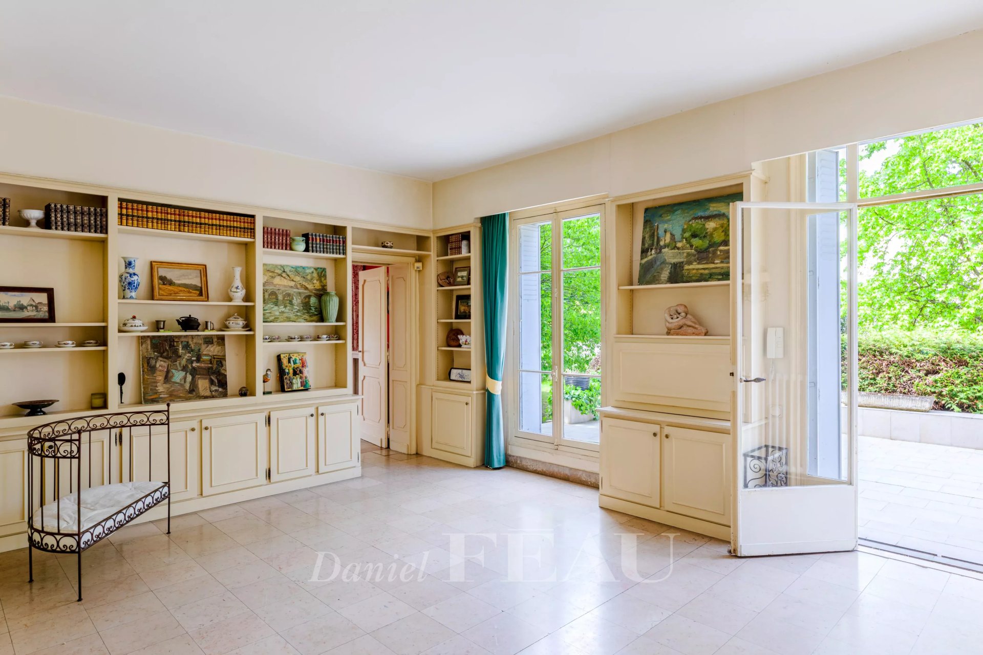 7 Bedroom Villa/Townhouse's Image 4