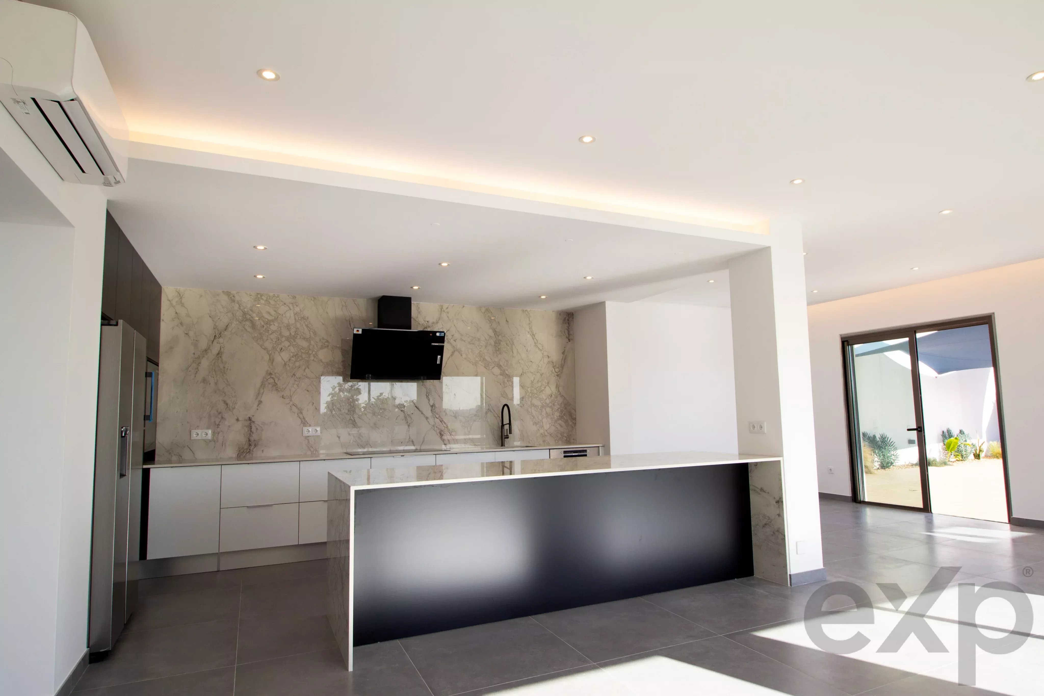 Luxury Contemporary Home with Sea View in Ferragudo 87049638 image 15