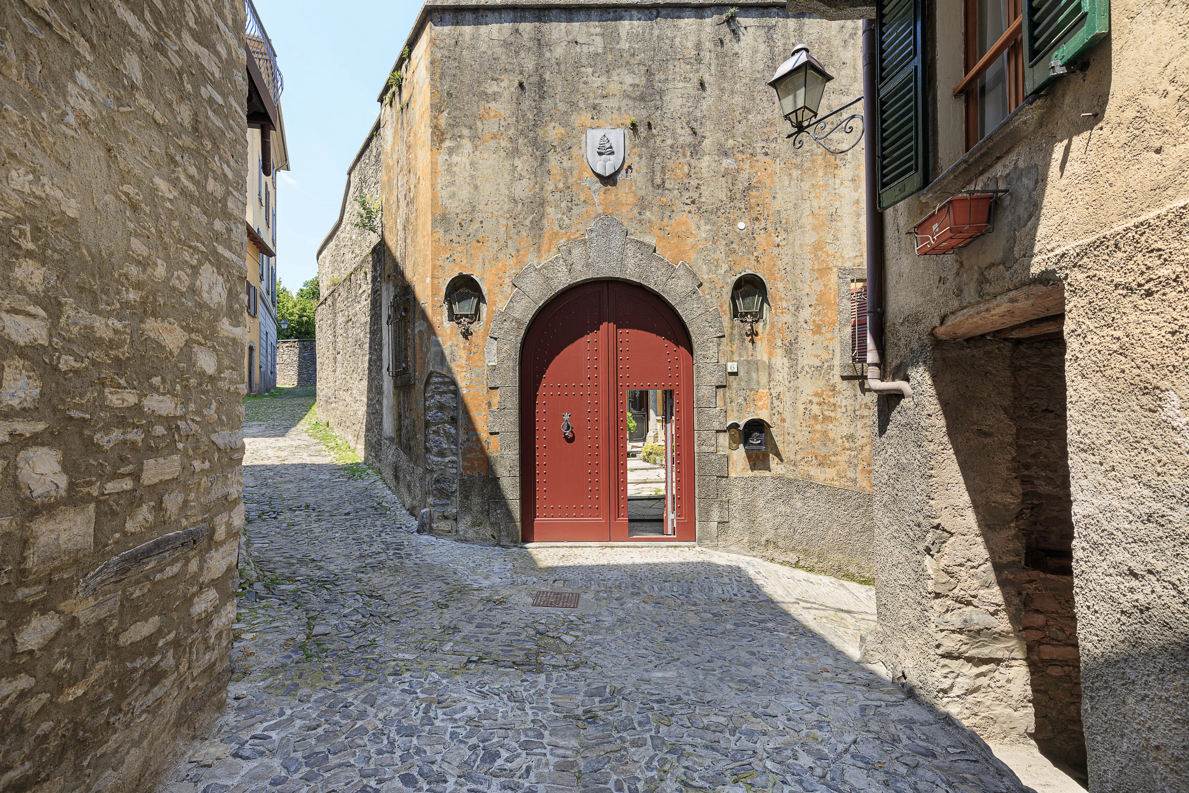 Villa D'Epoca with 7500 park - picture 27 title=