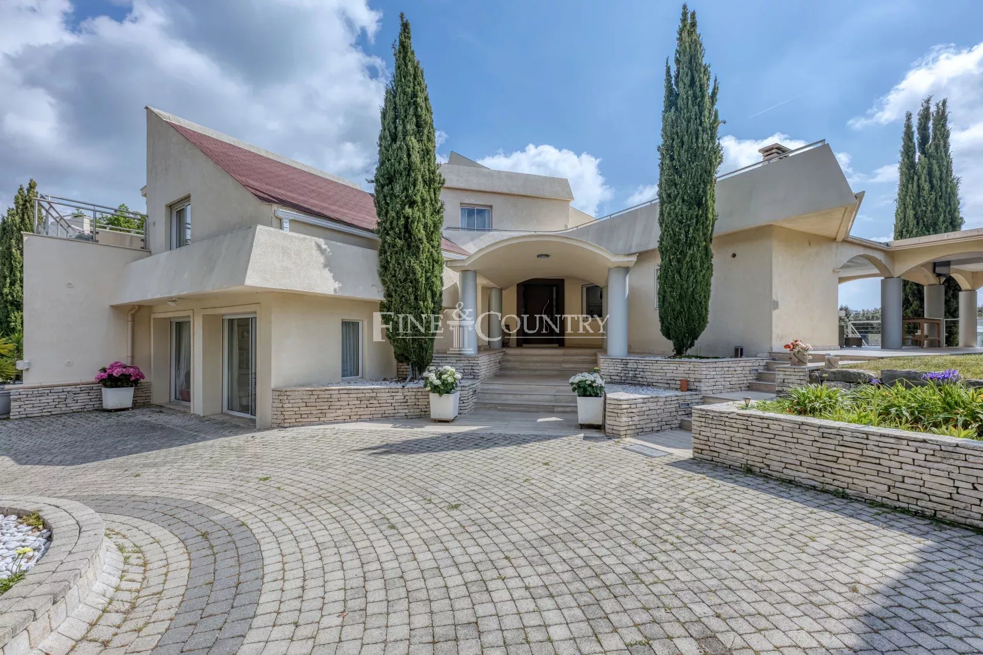 Photo of for sale property in Valbonne with tennis and hélipad