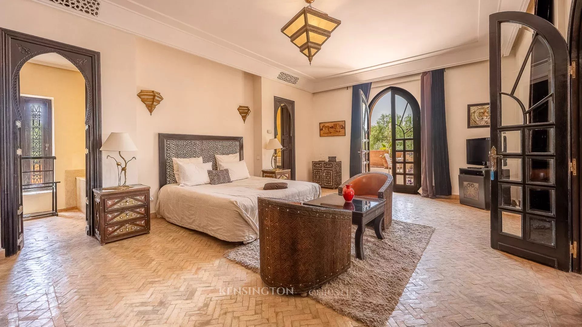 11 Bedroom Villa/Townhouse's Image 21