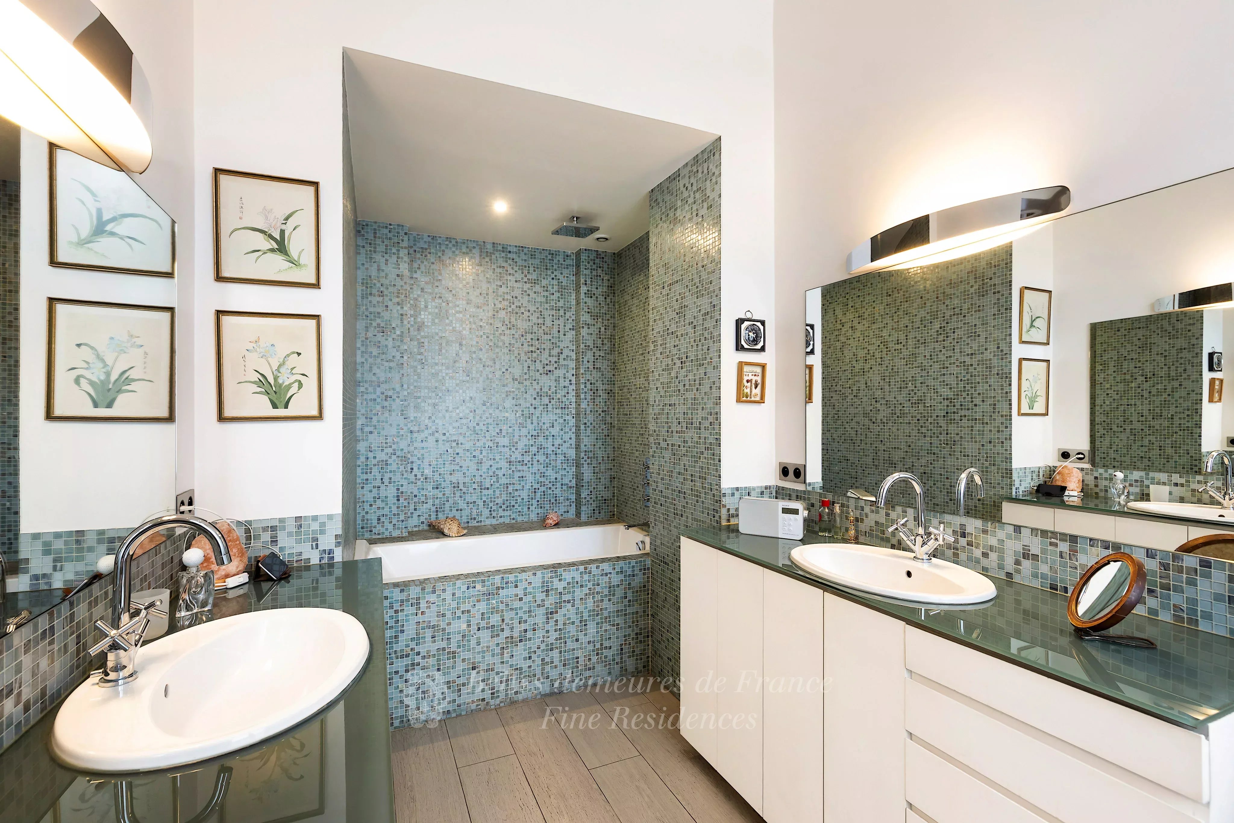 Sale Apartment Paris 16th