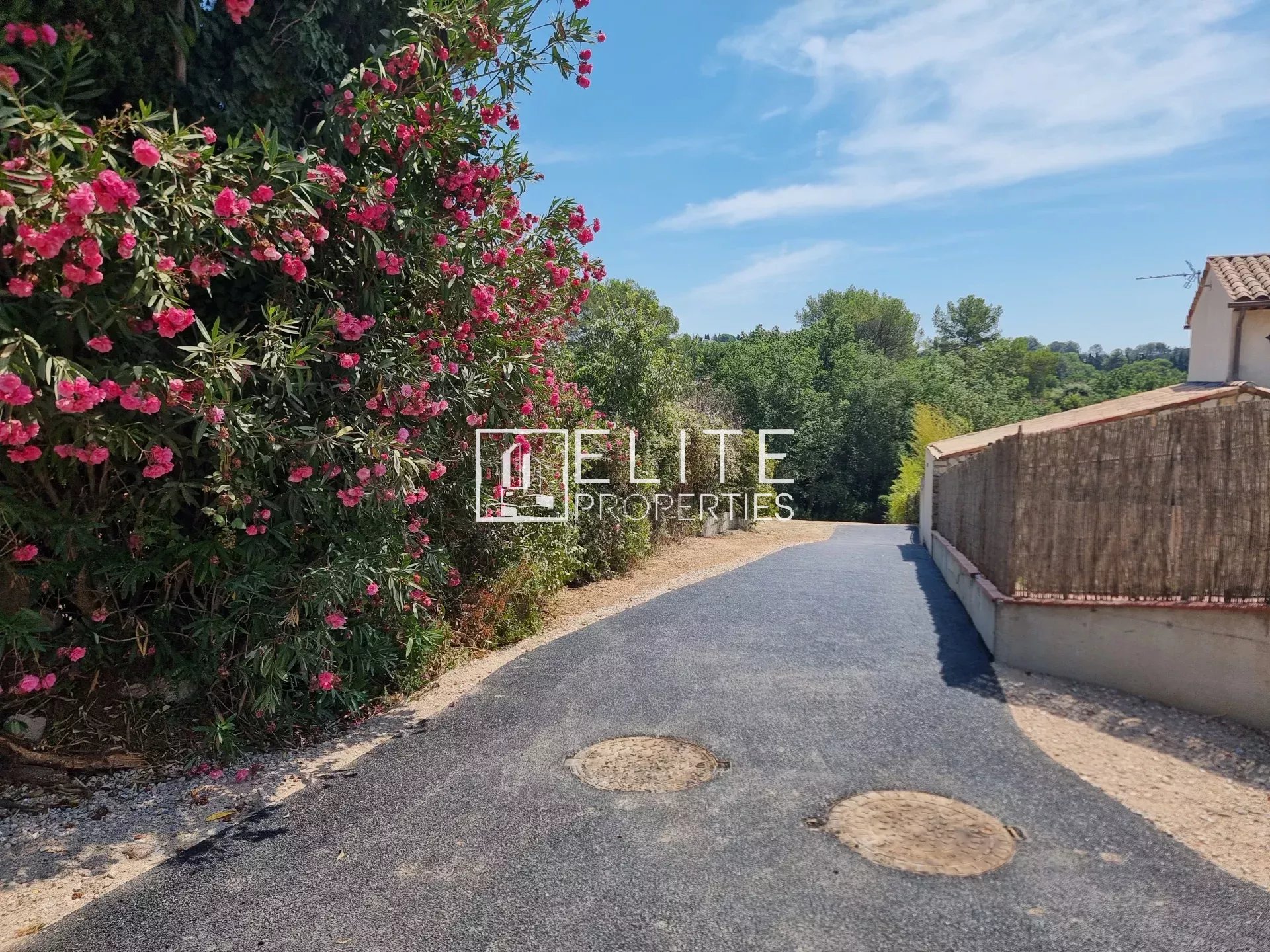 TERRAIN CONSTRUCTIBLE 1570m² AU CALME PEYMEINADE - Photo 2