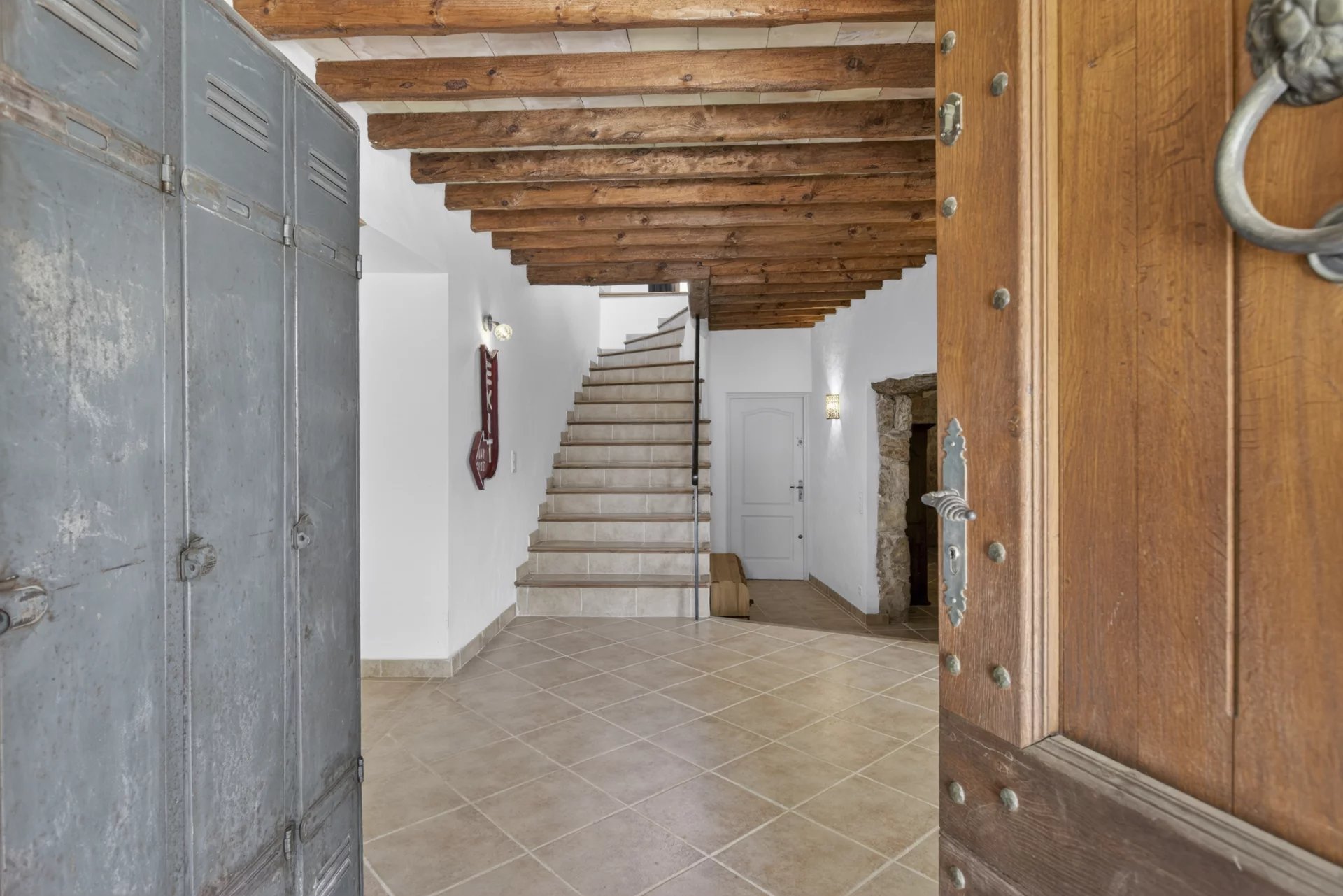 Renovated stone house with independent apartment walking distance to the village – Montauroux
