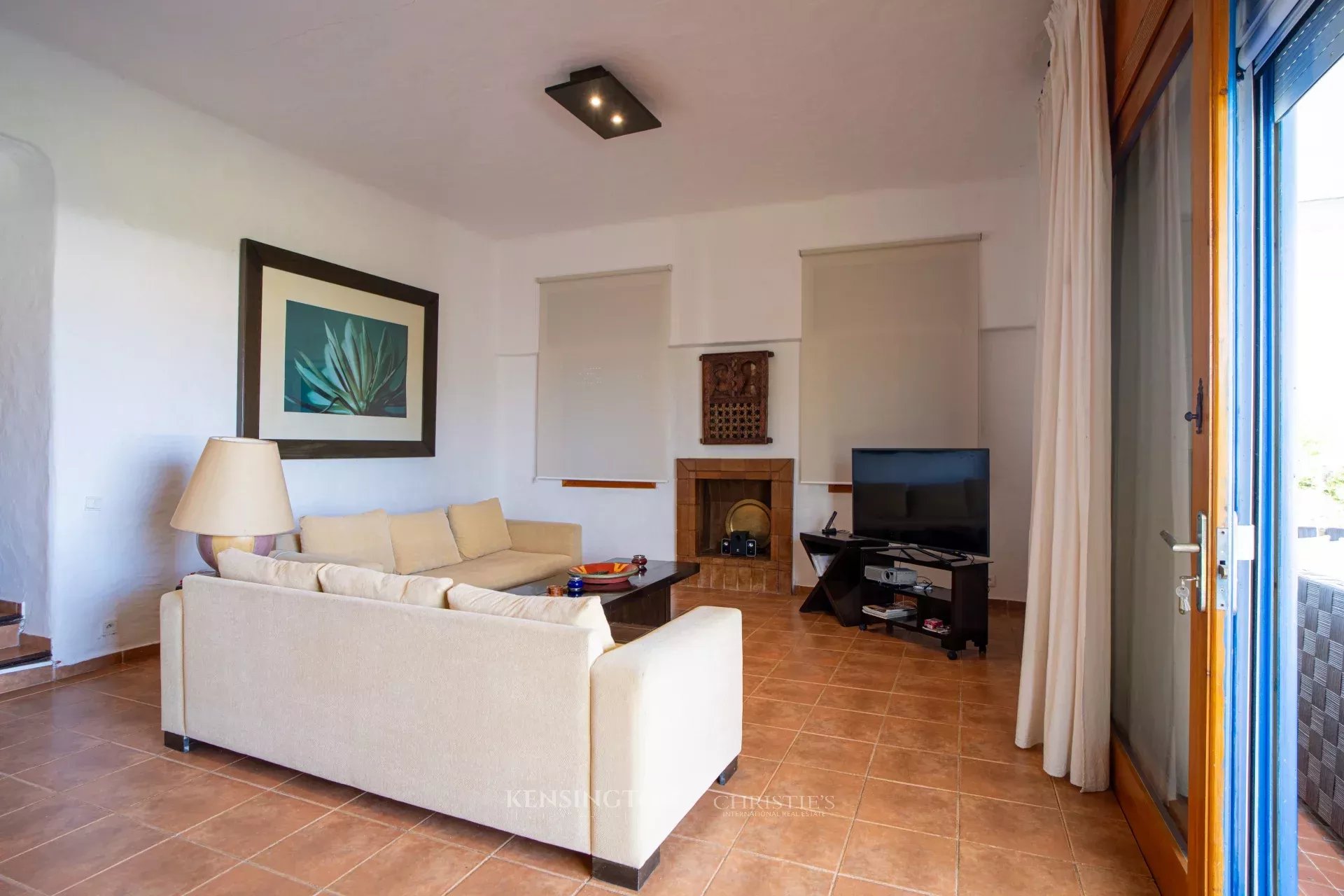 4 Bedroom Villa/Townhouse's Image 3