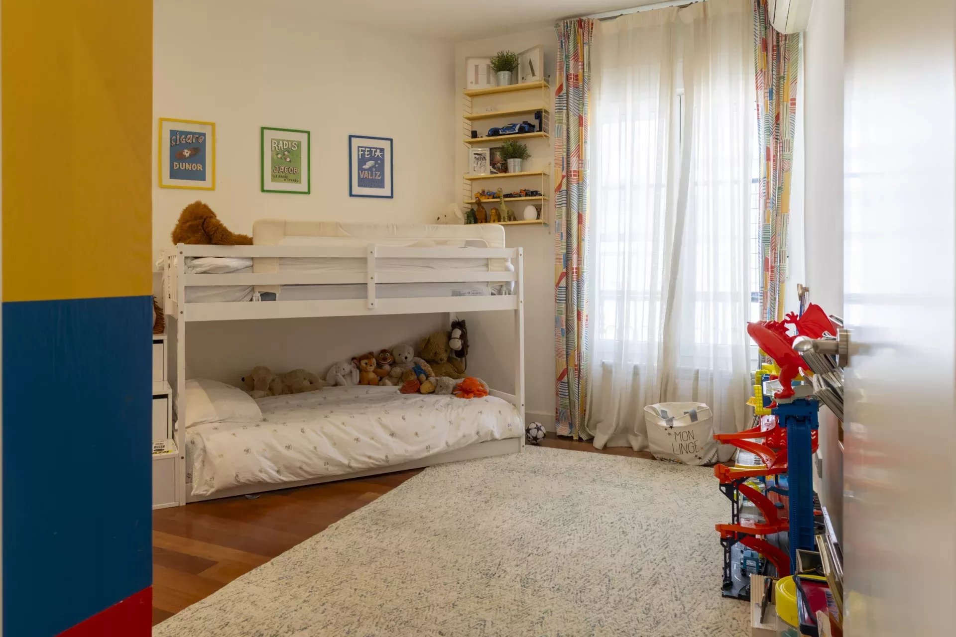 Exclusive Penthouse with Private Terrace in the Heart of Salamanca - picture 11