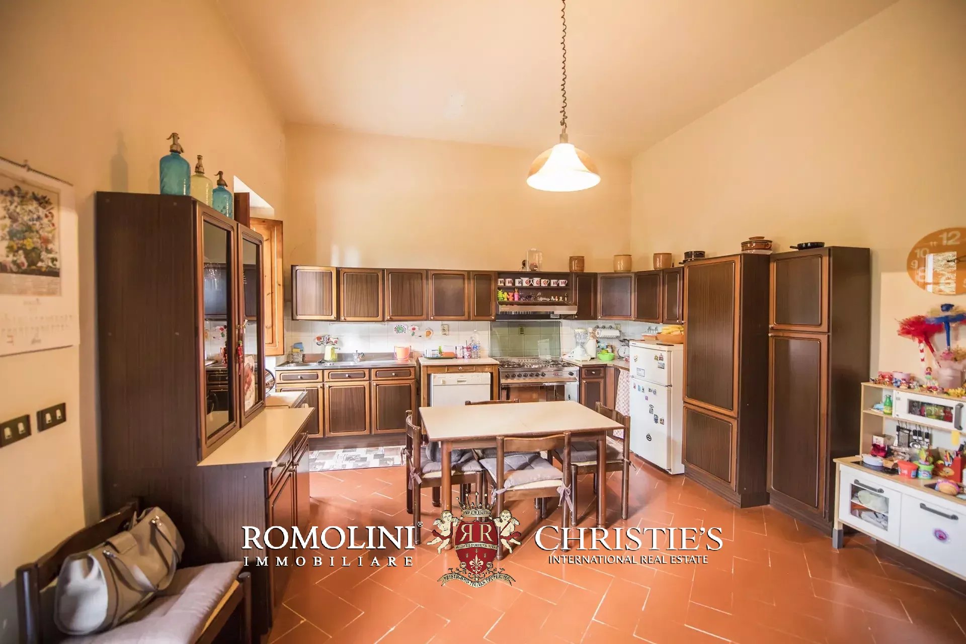 6 Bedroom Villa/Townhouse's Image 35