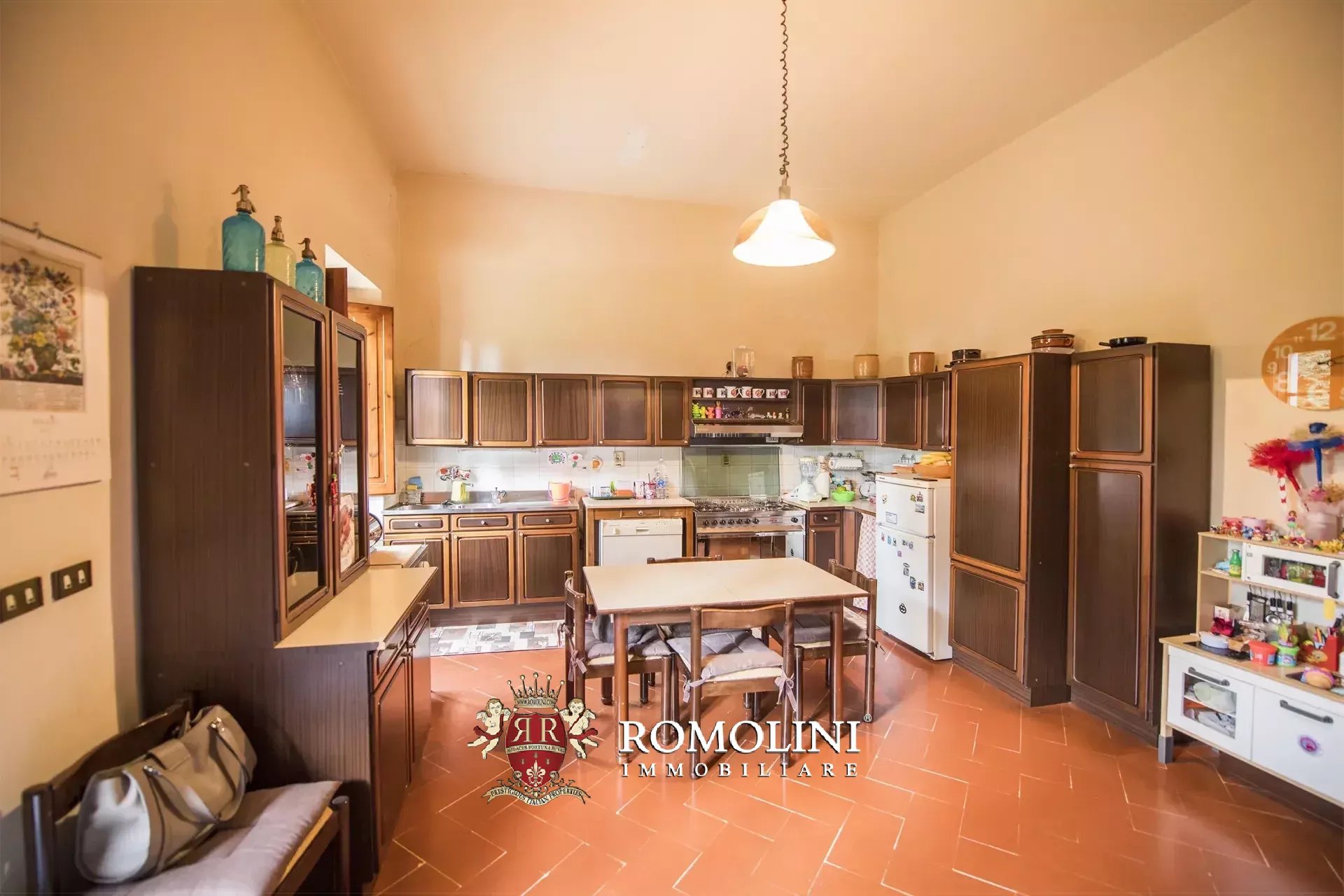 6 Bedroom Villa/Townhouse's Image 35