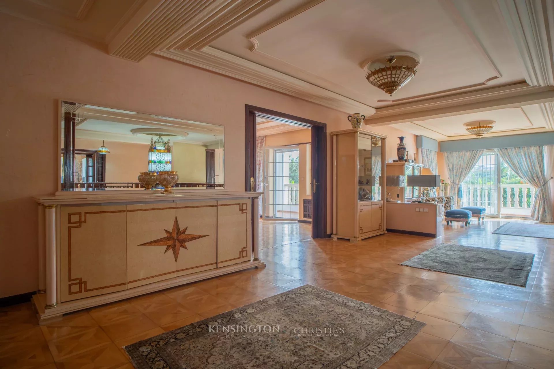 7 Bedroom Villa/Townhouse's Image 31