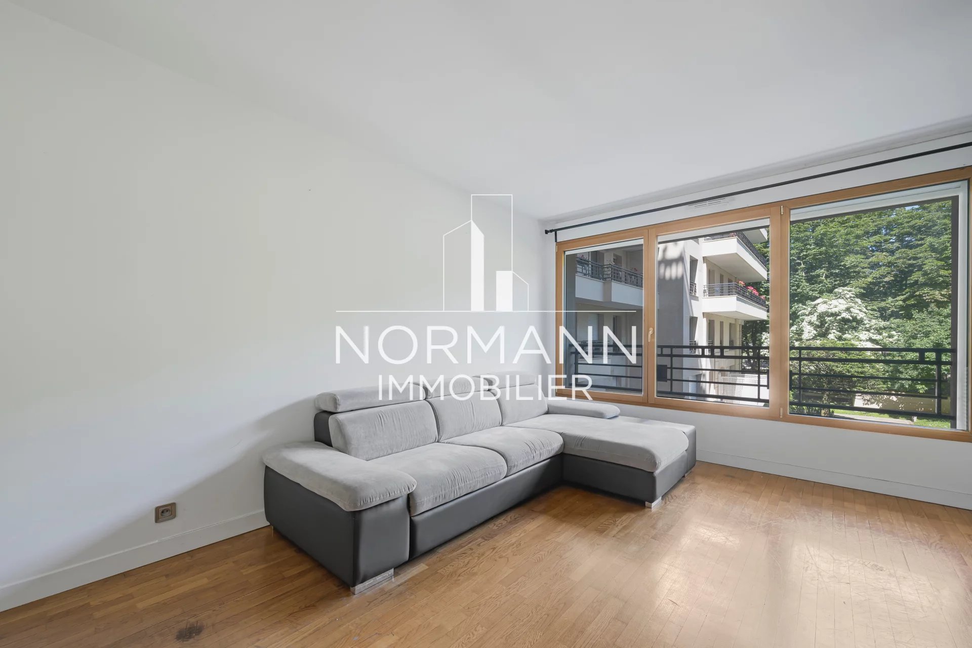 Sale Apartment Levallois-Perret