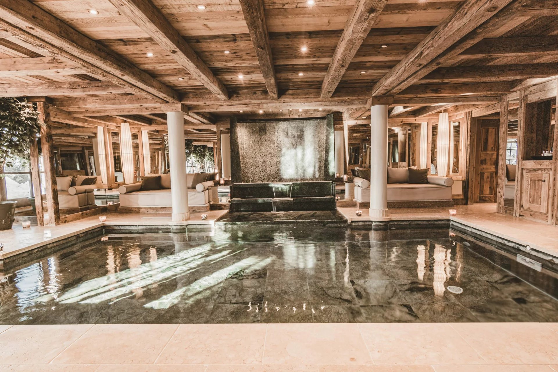 Courchevel 1850 - Holiday rental - Chalet - 14 People - 7 Bedrooms - 7 Bathrooms - Swimming pool