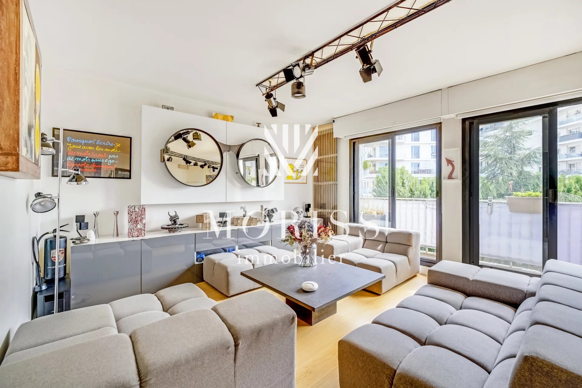 Clichy - Magnifique appartement familial 5 pièces de 129 M2 + 10 - Image Array