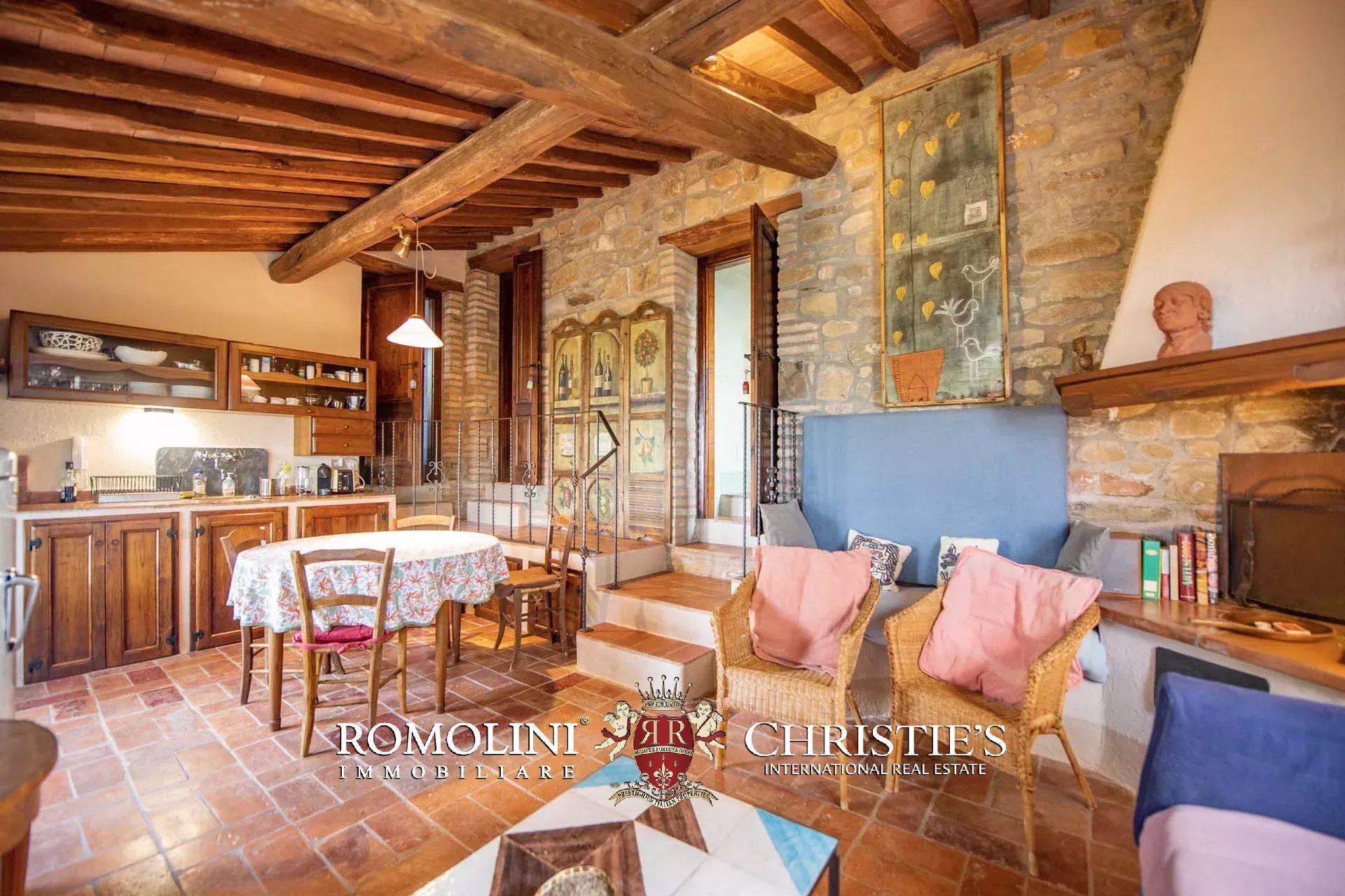 6 Bedroom Villa/Townhouse's Image 36