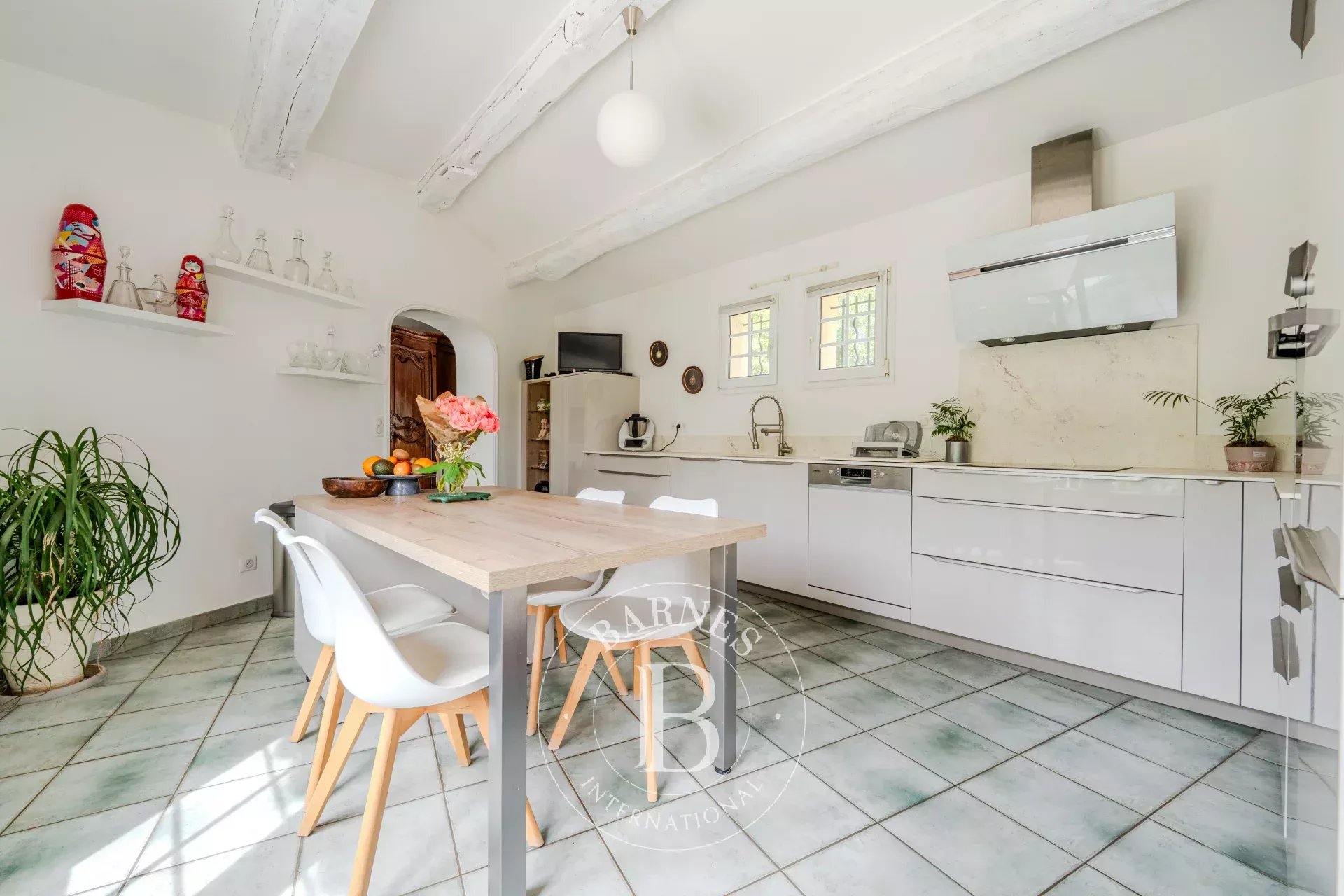 AIX EN PROVENCE NORTH - 15 MINUTES AIX-EN-PROVENCE - HOUSE 200sqm (350sqm in total) - LAND 4000m² - 3 BEDROOMS - ANNEXE - BASEMENT - GARDEN - SWIMMING POOL - SECLUDED - picture 10