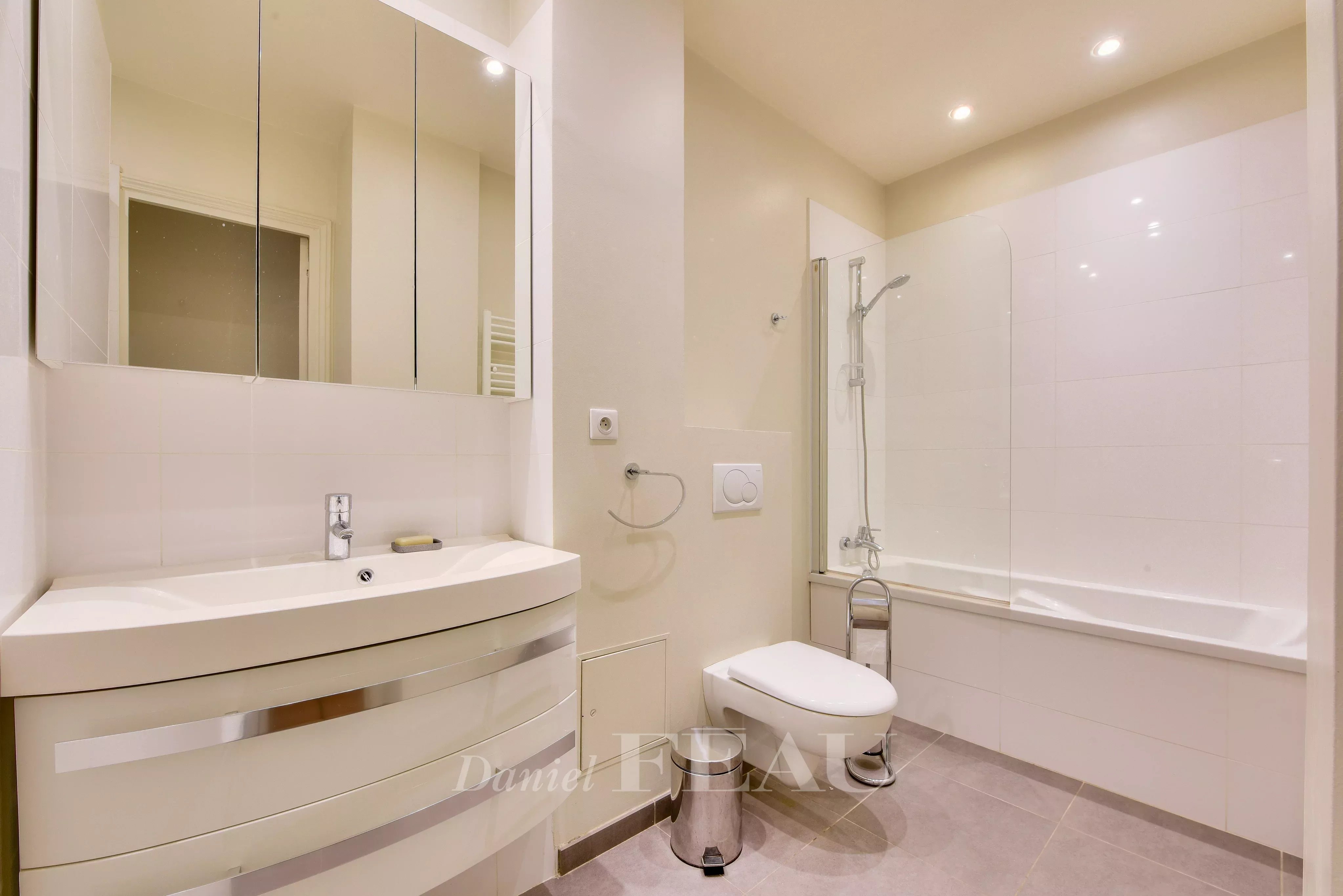 Rental Apartment Paris 17th