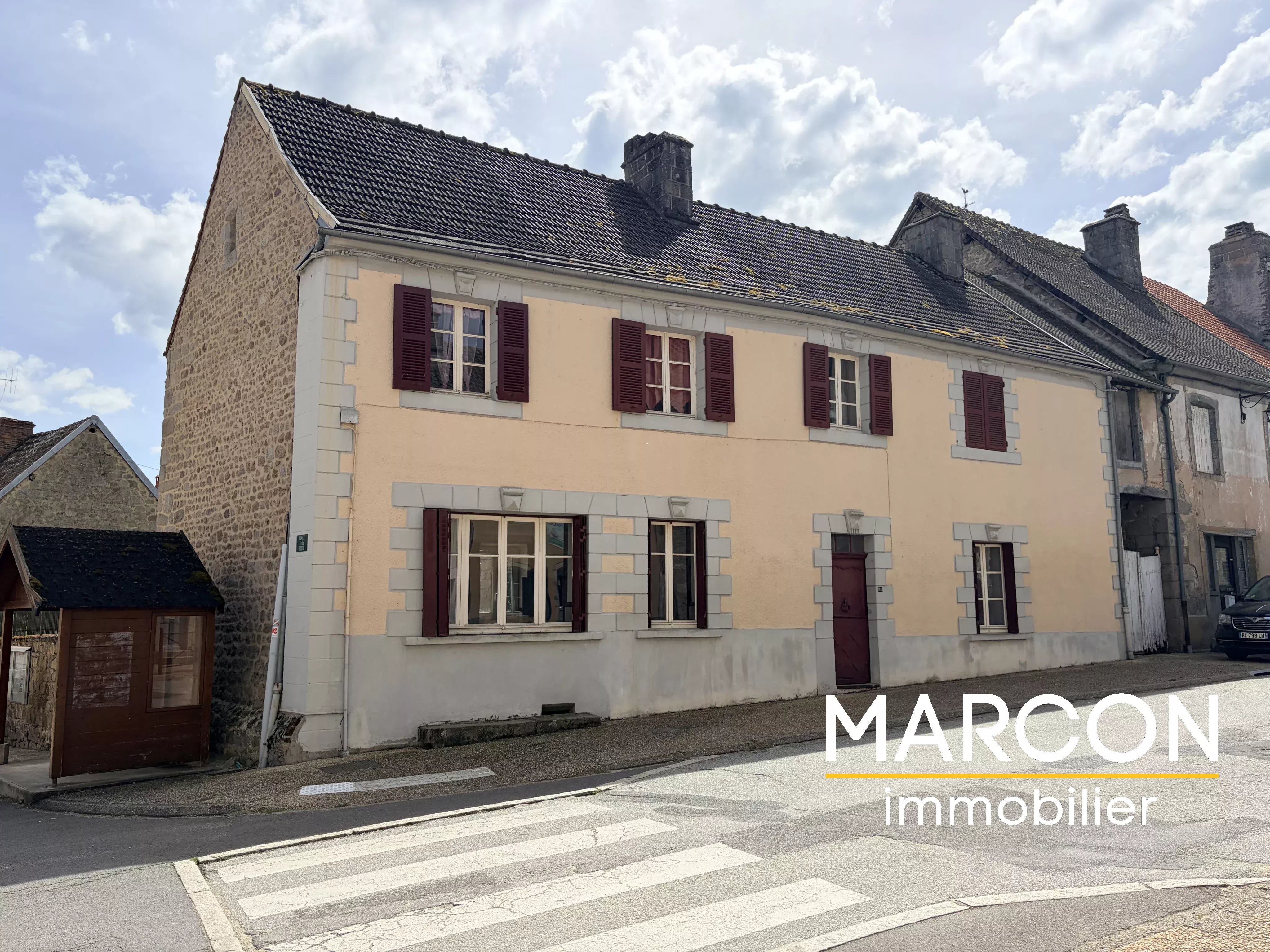 Charmante maison en pierre à Bellegarde-en-Marche