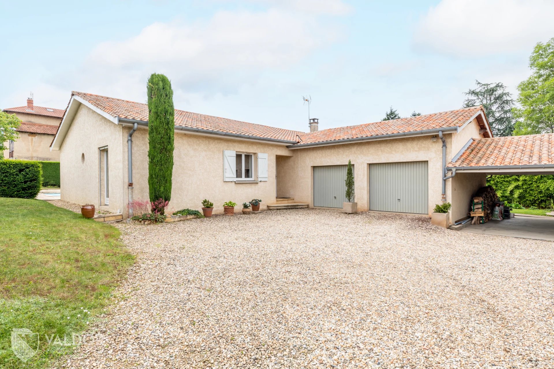 Maison de plain pied de 115 m² avec piscine à Chasselay