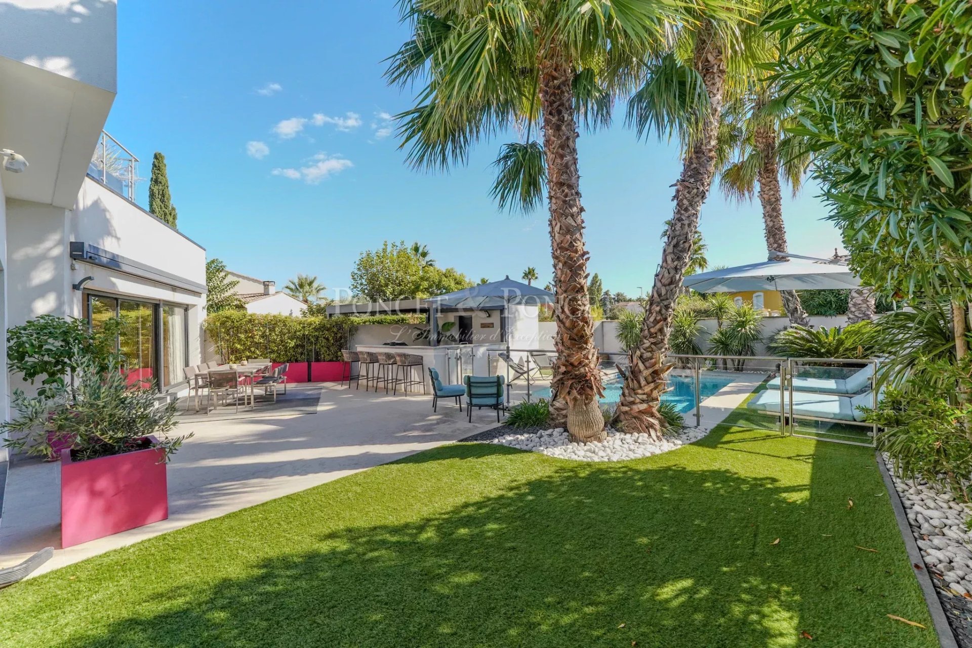 5 Bedroom Villa/Townhouse's Image 7
