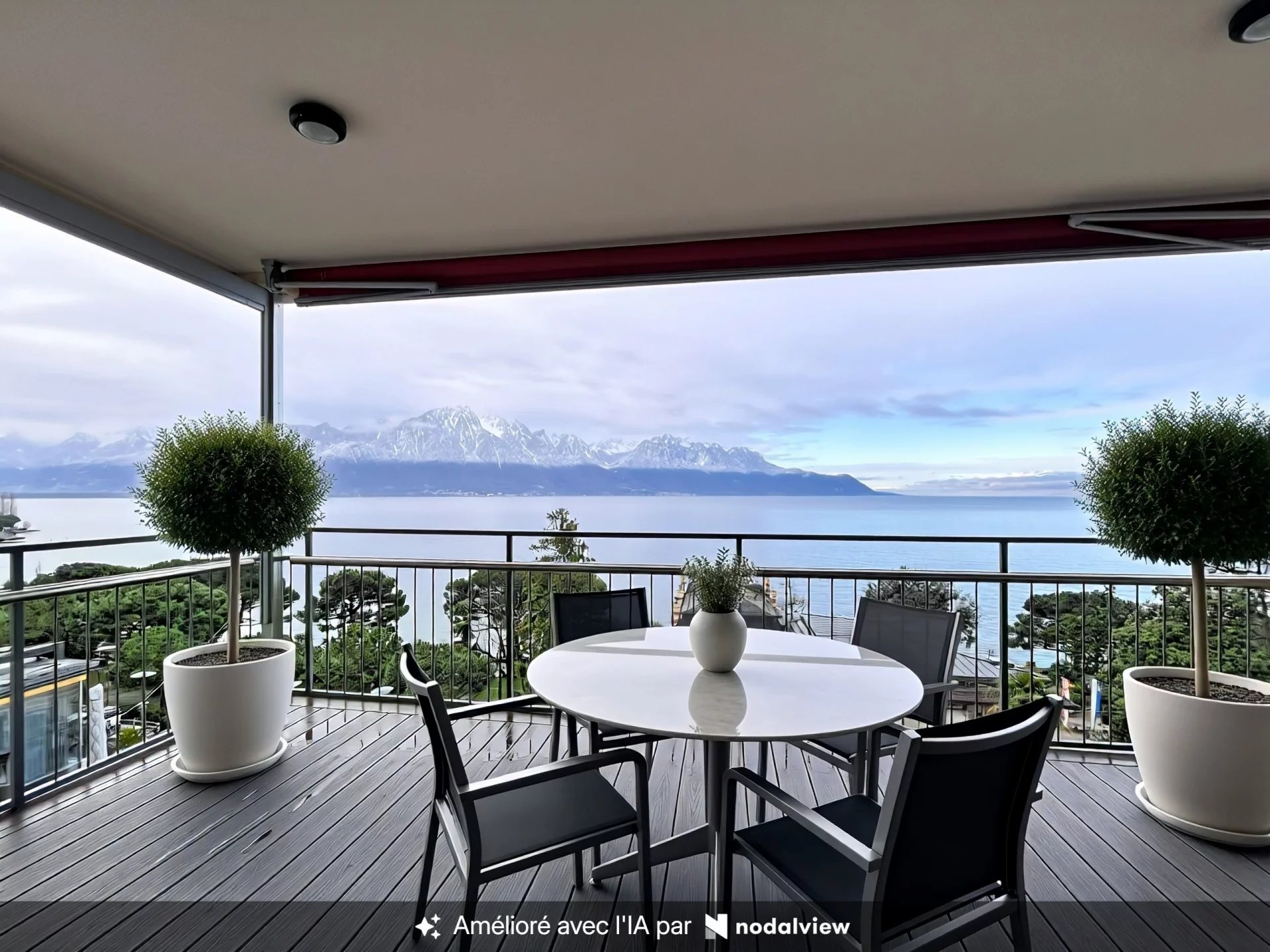 Stunning 4.5-room apartment with a panoramic view of Lake Léman