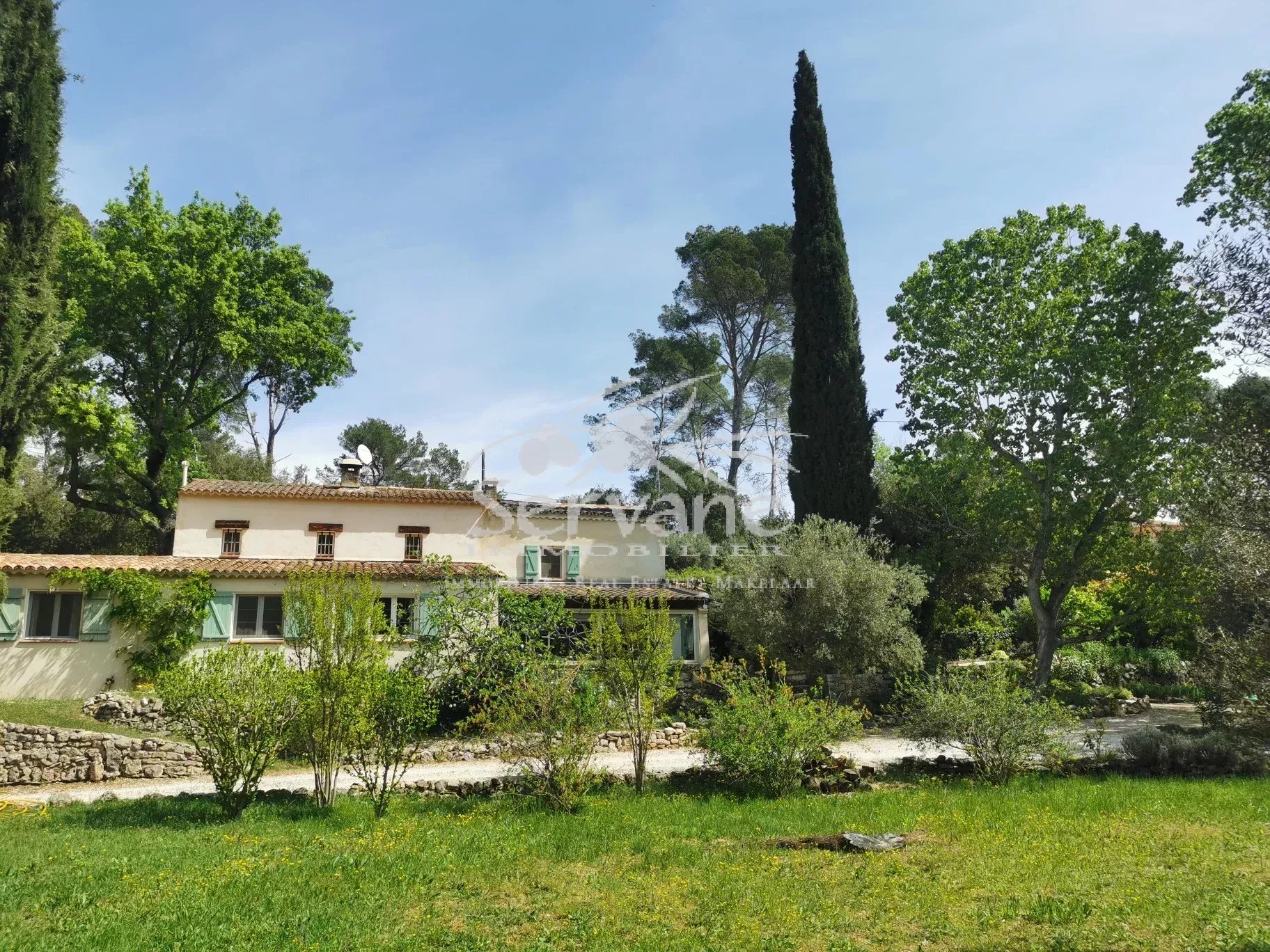 LORGUES PROVENCE FOR SALE COUNTRYSIDE HOUSE 4 BEDROOMS