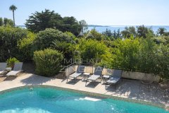 Cannes-Eden – Authentic Provençal Villa with Panoramic Sea View — photo 2 of 7