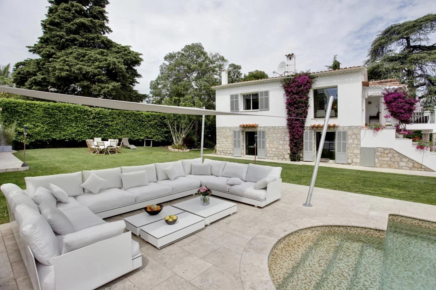 Close to the beaches of la Salis, Provençal of 240m² with 5 bedrooms