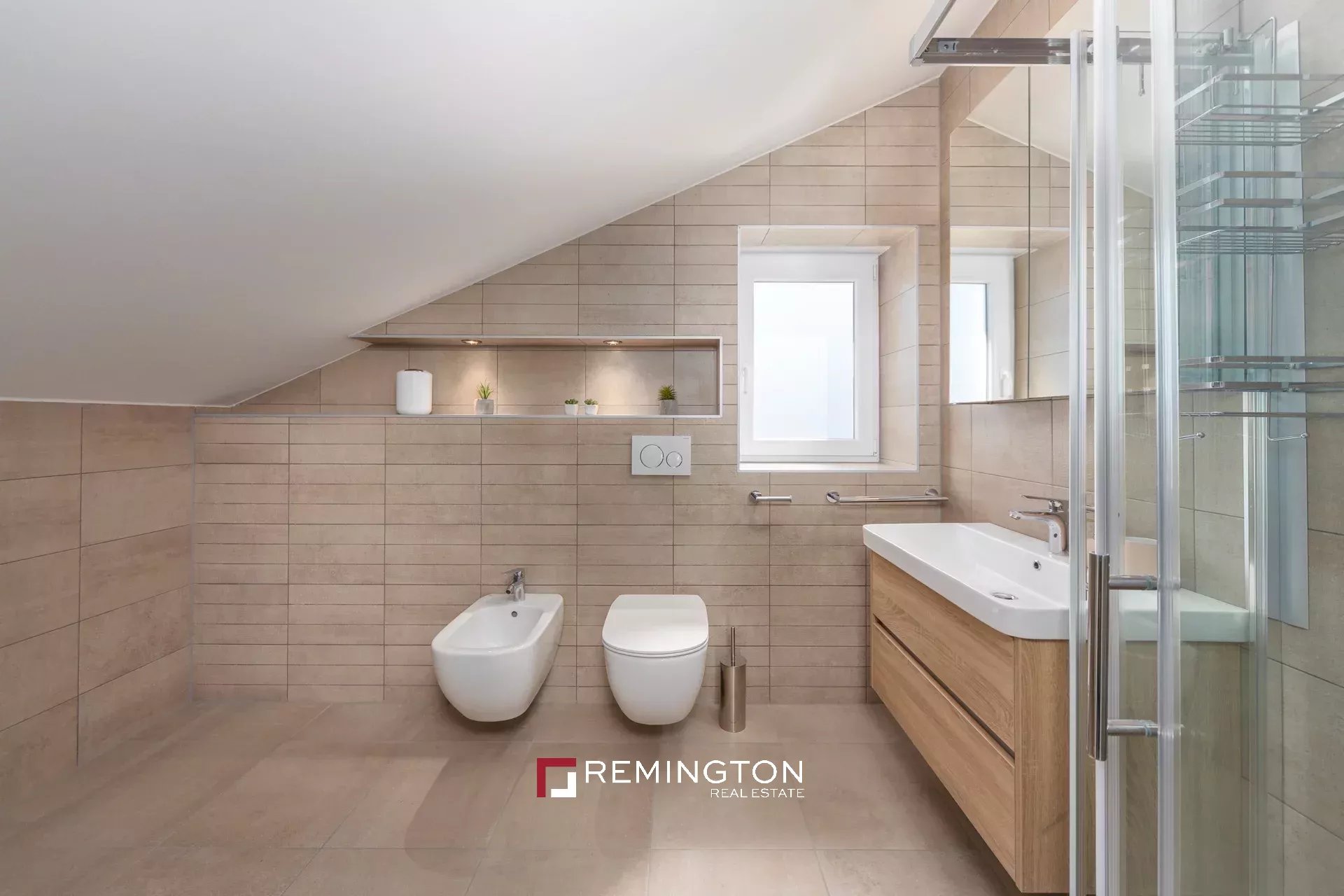 6 Bedroom Villa/Townhouse's Image 5