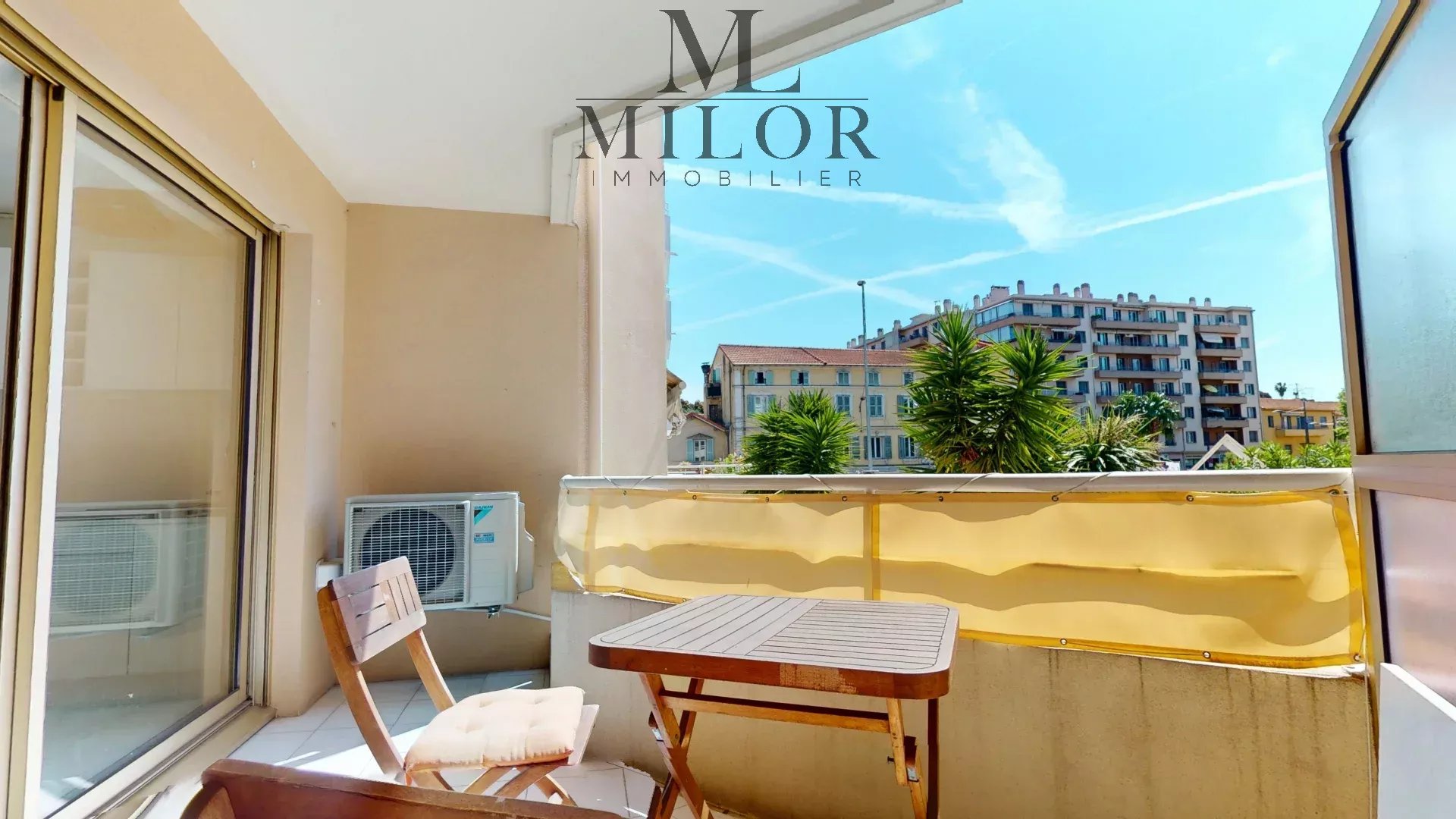 TERRASSE – 2 PIECES – AU CALME