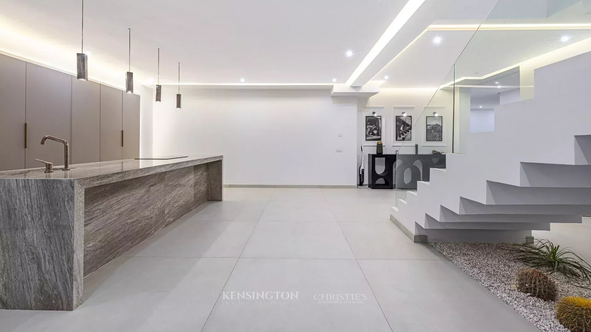 5 Bedroom Villa/Townhouse's Image 19