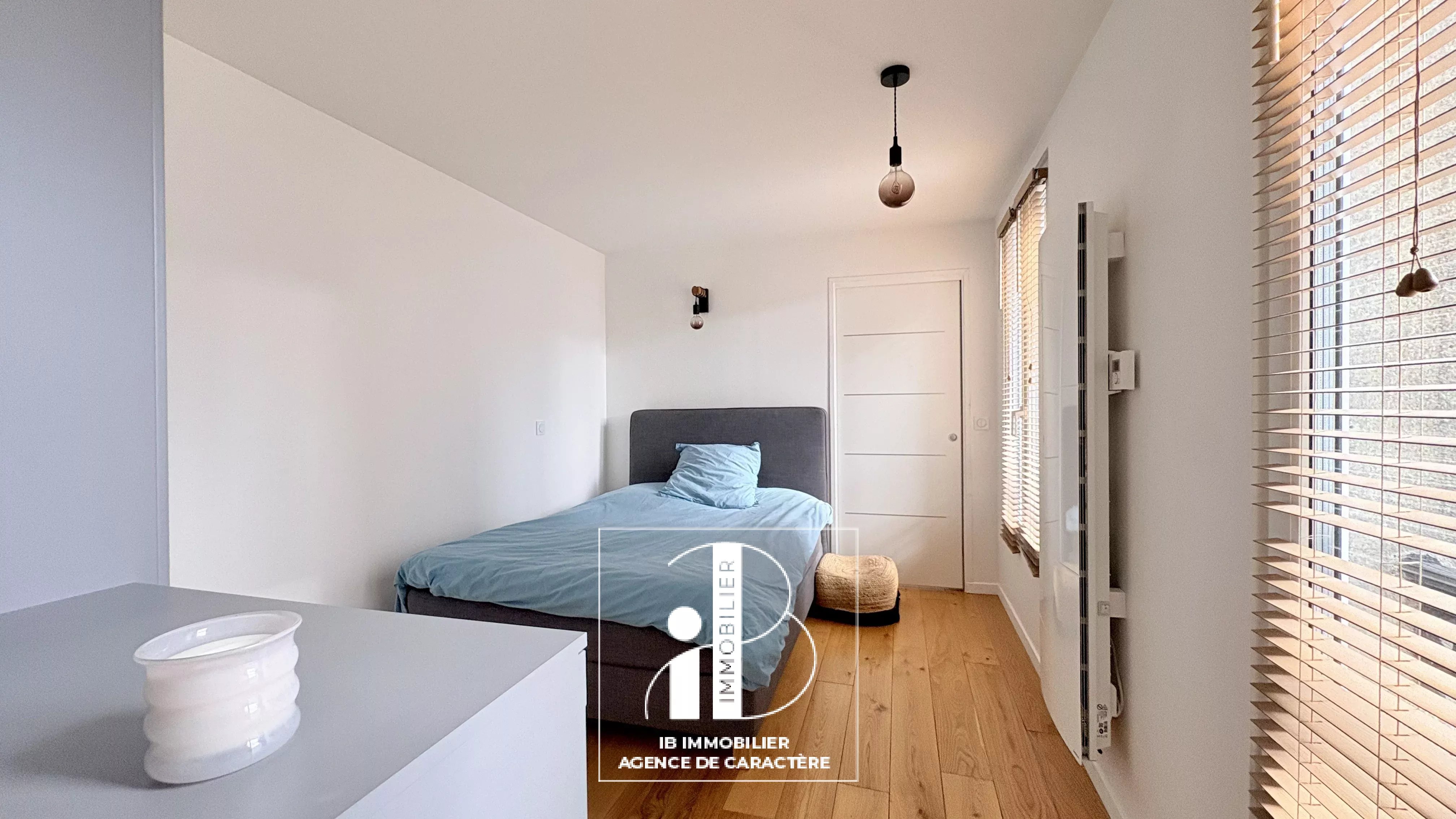 FONTAINEBLEAU COEUR DE VILLE - BEL APPARTEMENT rénové de 88 M²