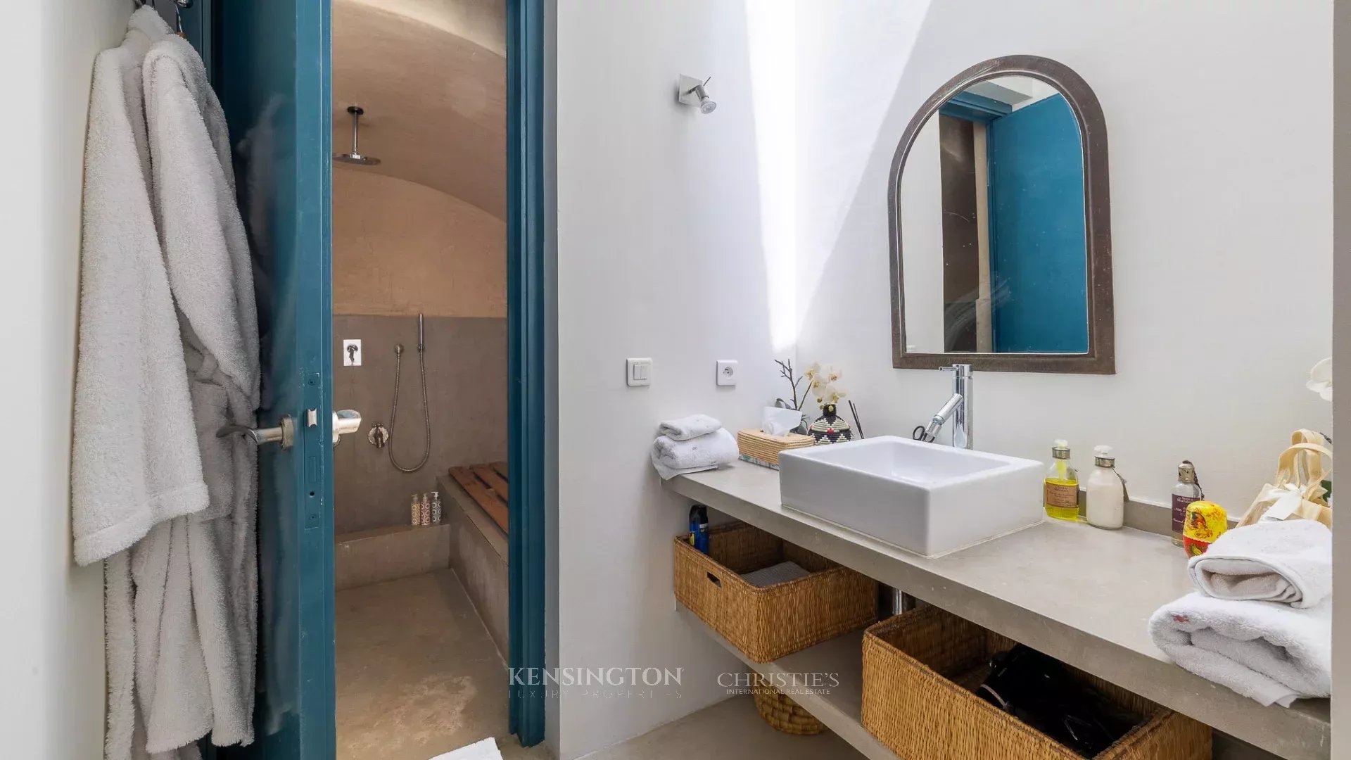 6 Bedroom Villa/Townhouse's Image 38