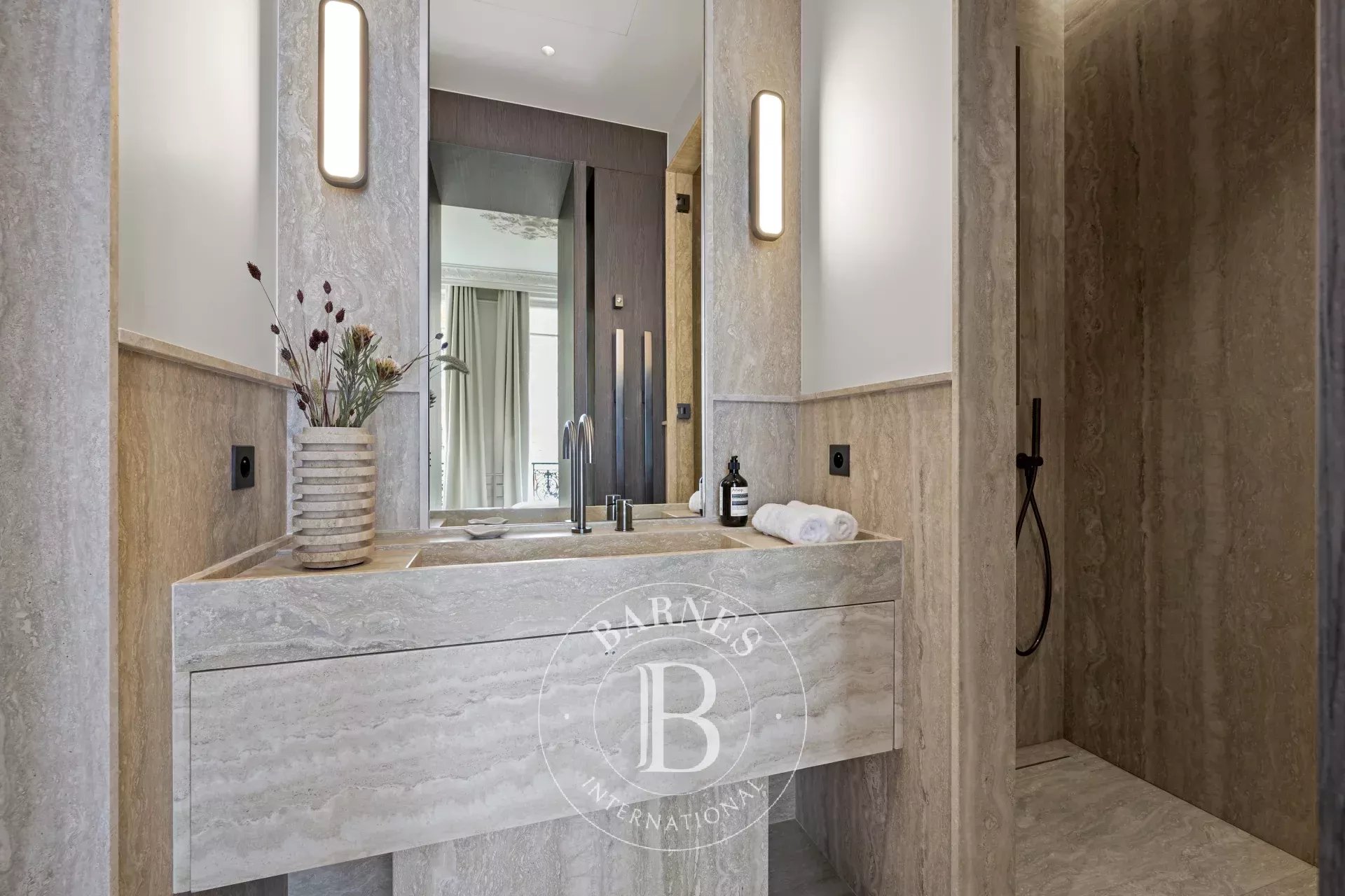 Daire Paris 8ème - picture 15