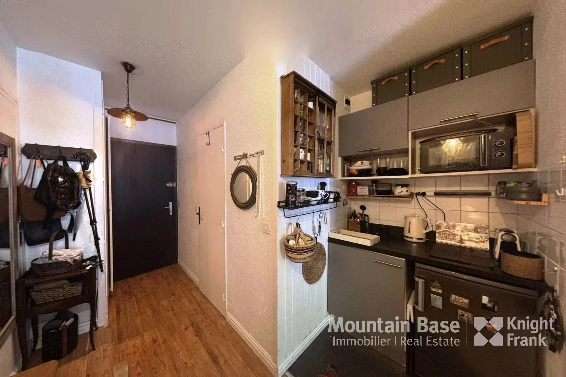 Photo of 3rd floor studio with a balcony with open Mont Blanc views