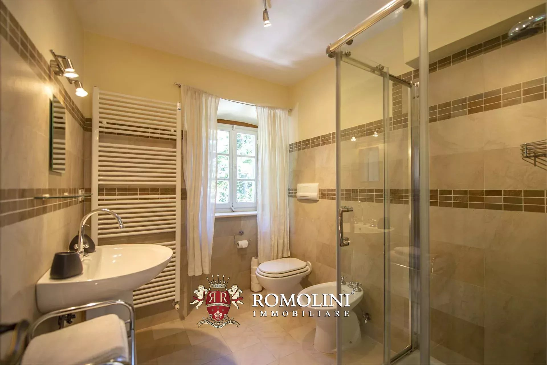 10 Bedroom Villa/Townhouse's Image 52