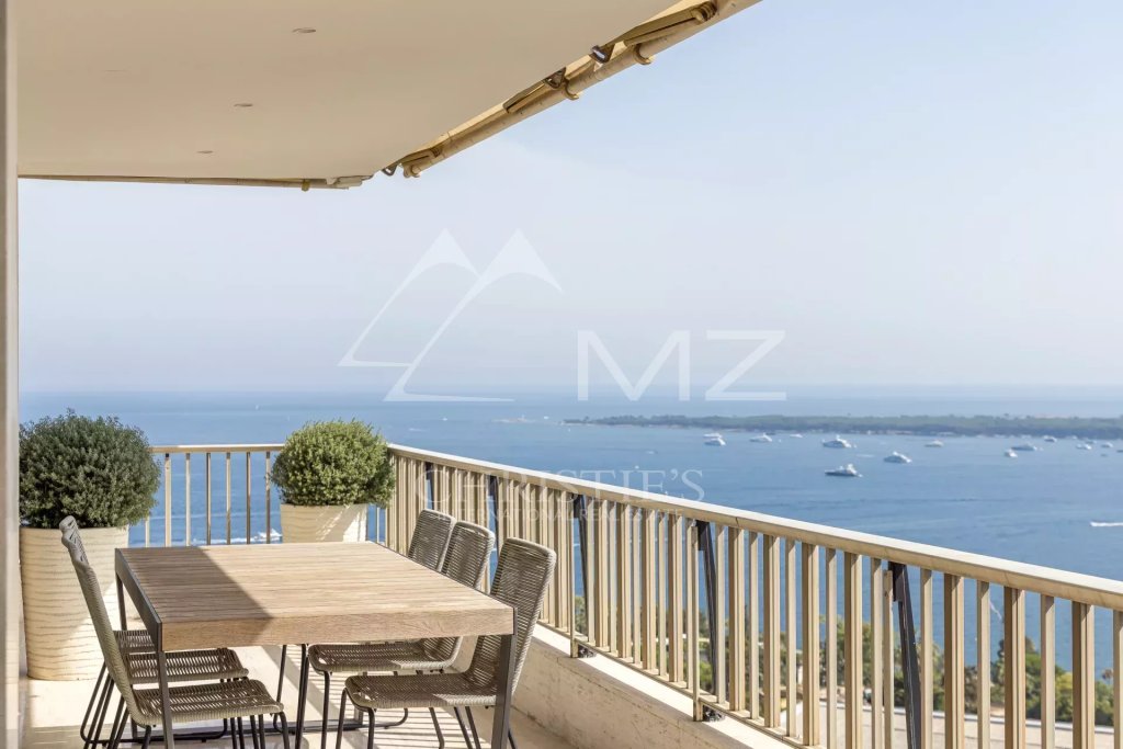 Apartment for sale in Cannes — Contemporary 4-room apartment with panoramic sea view