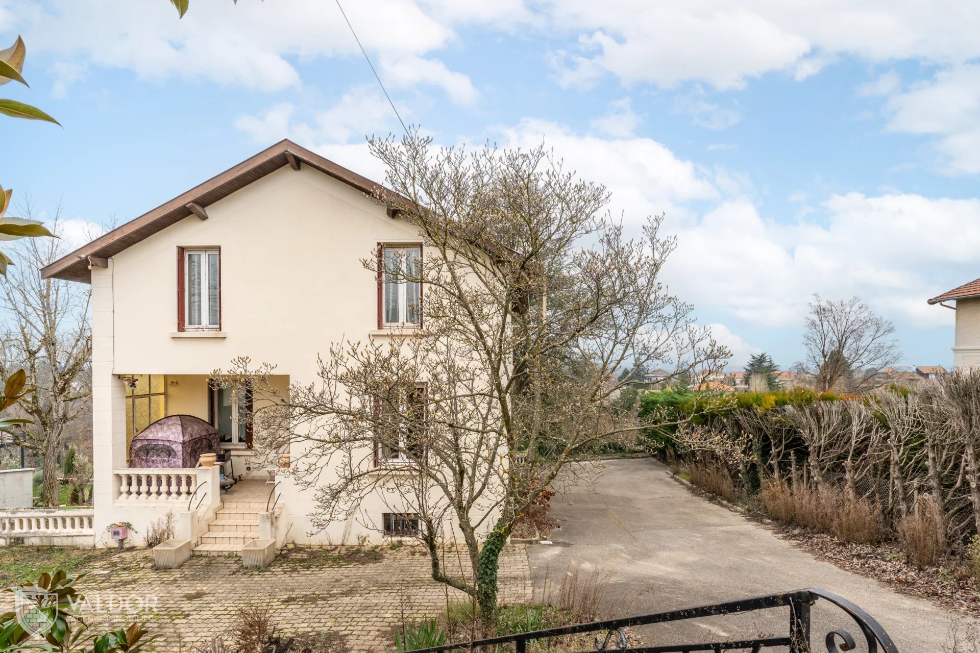 Maison d'environ 160 m² à rénover avec sous-sol