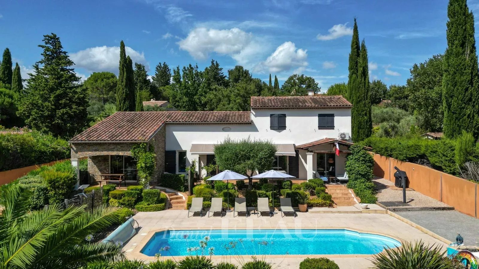 Bagnols-en-Forêt  -  A contemporary villa with a swimming pool