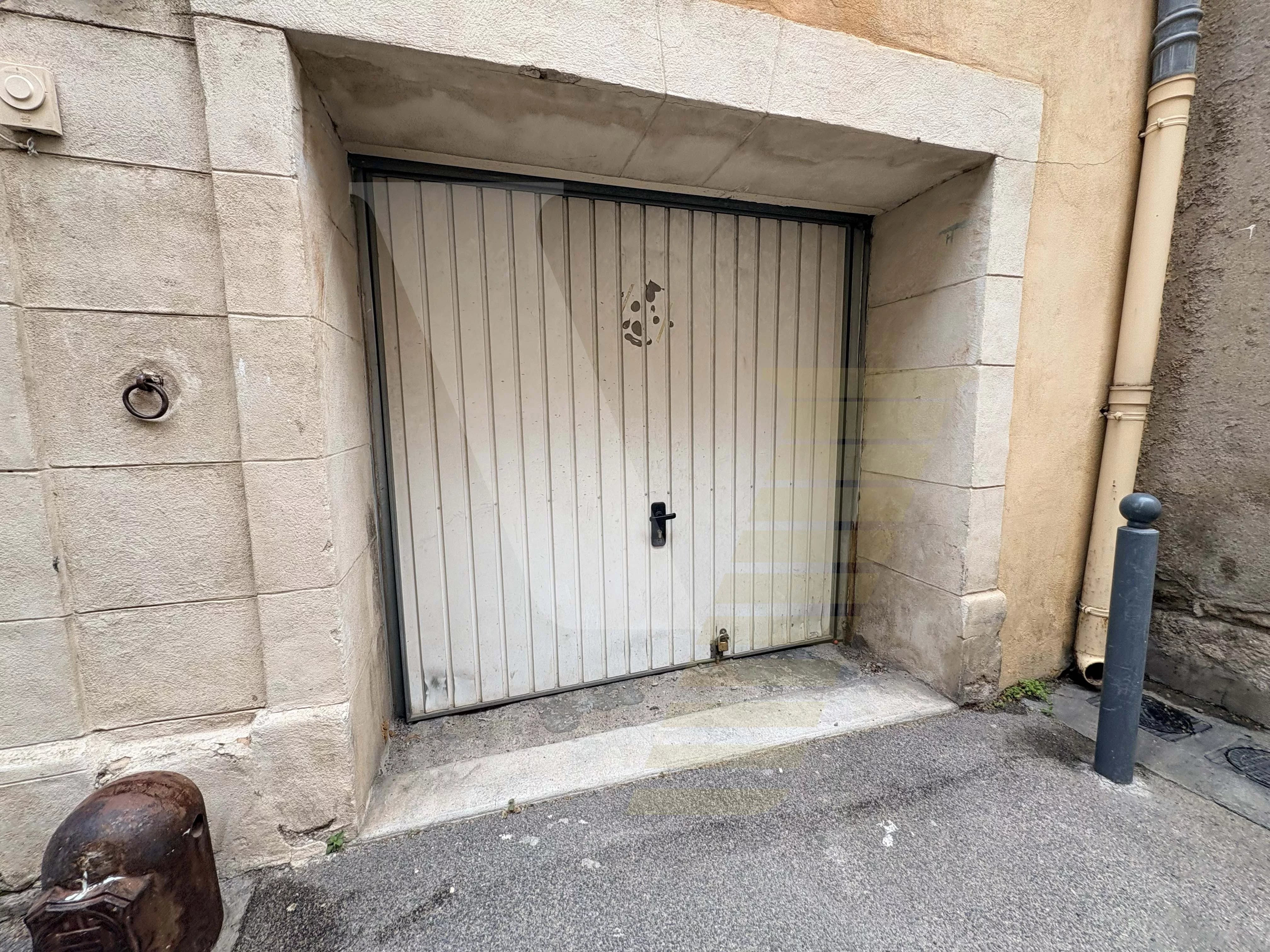 GARAGE A VENDRE PROCHE DES HALLES - Photo 2