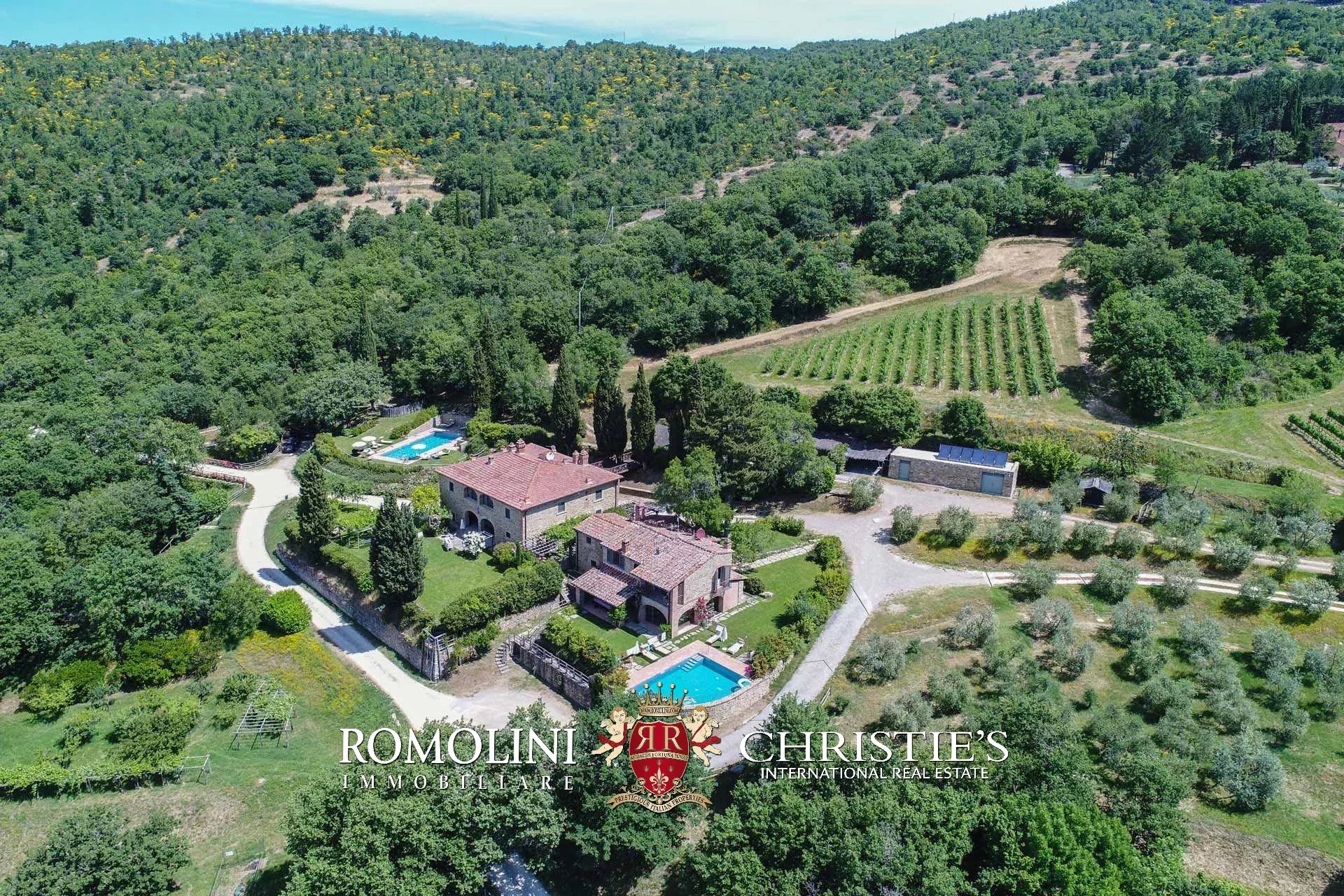 16 Bedroom Vineyard's Image 27