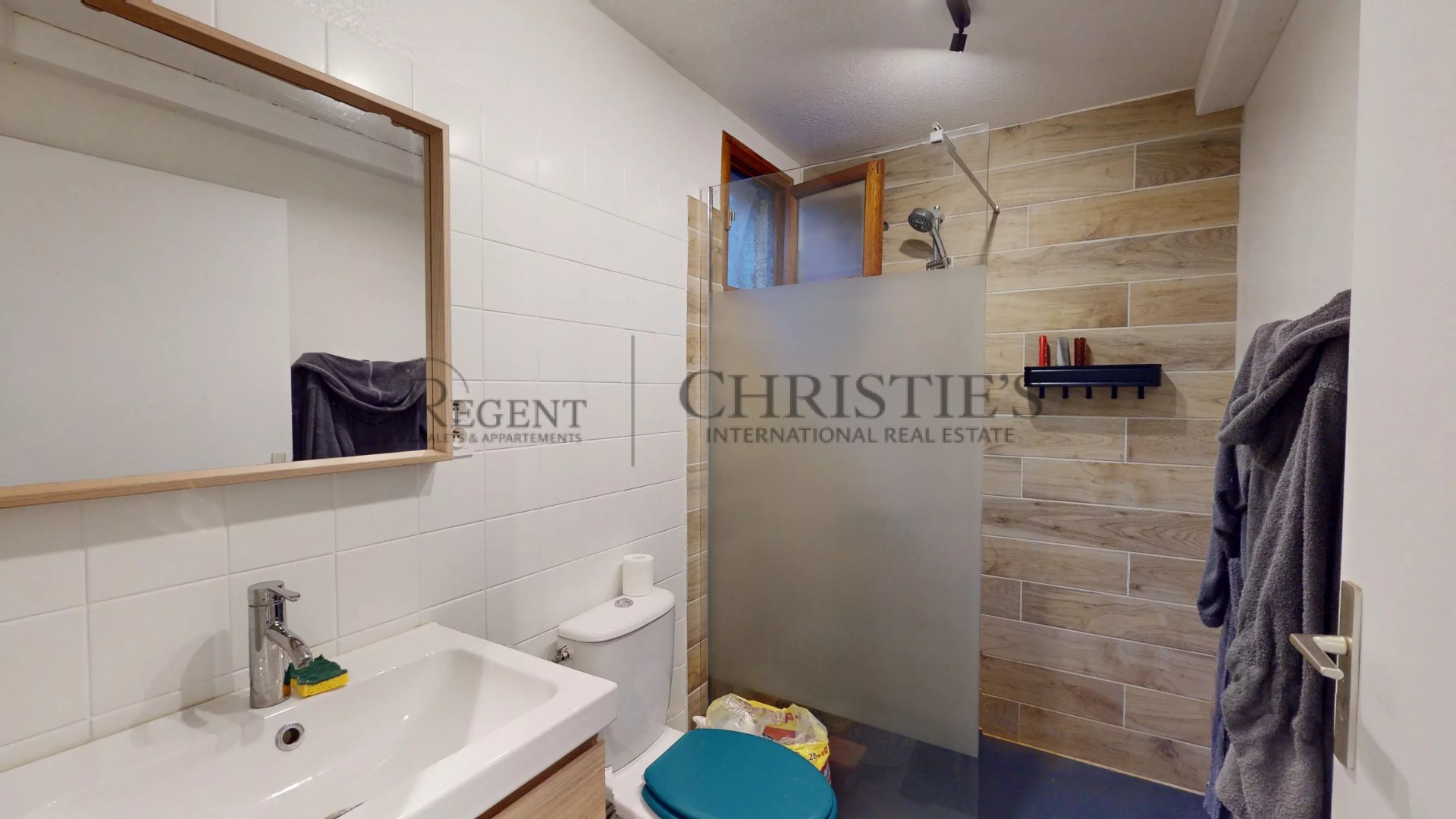 5 Bedroom Villa/Townhouse's Image 3