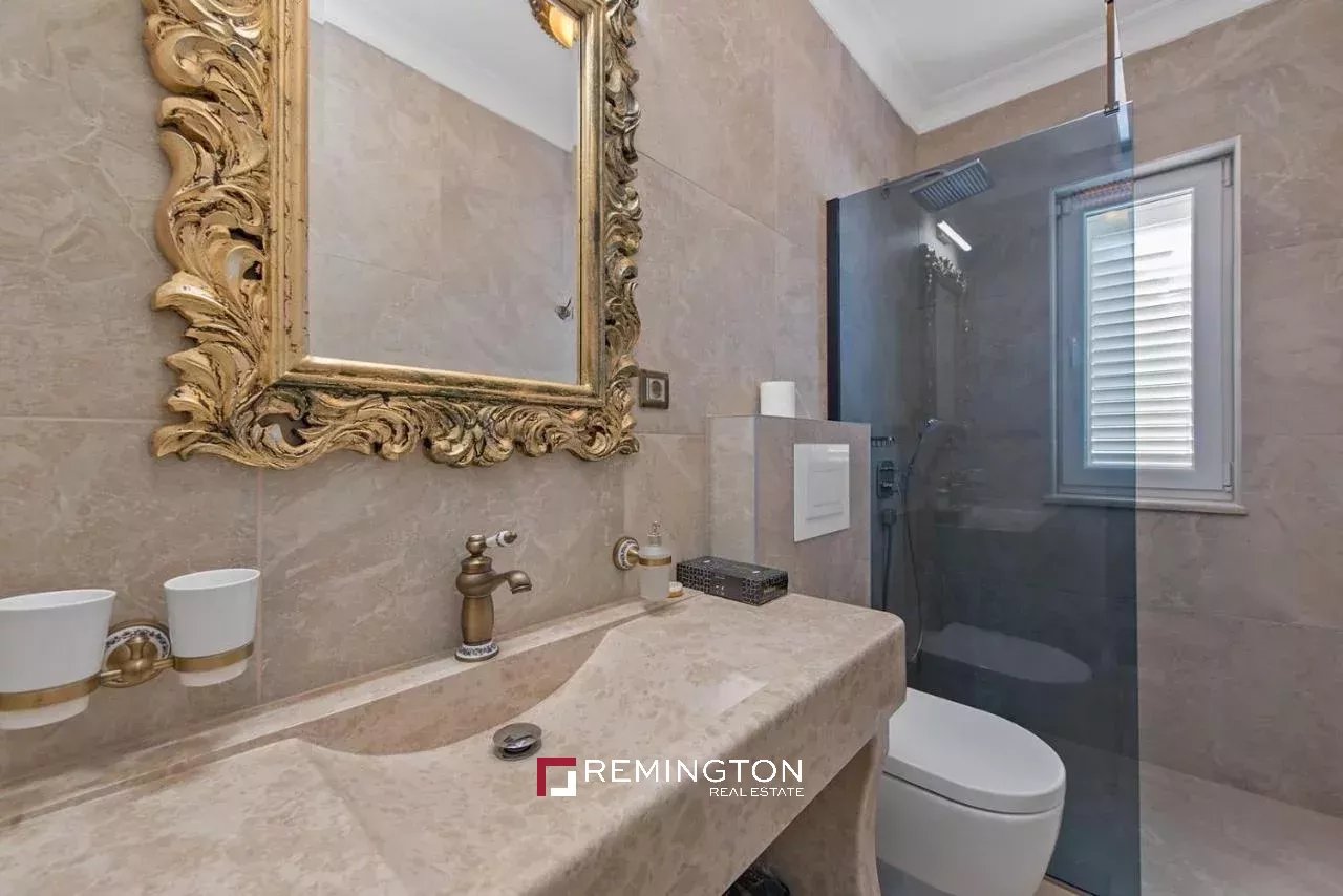 5 Bedroom Villa/Townhouse's Image 25