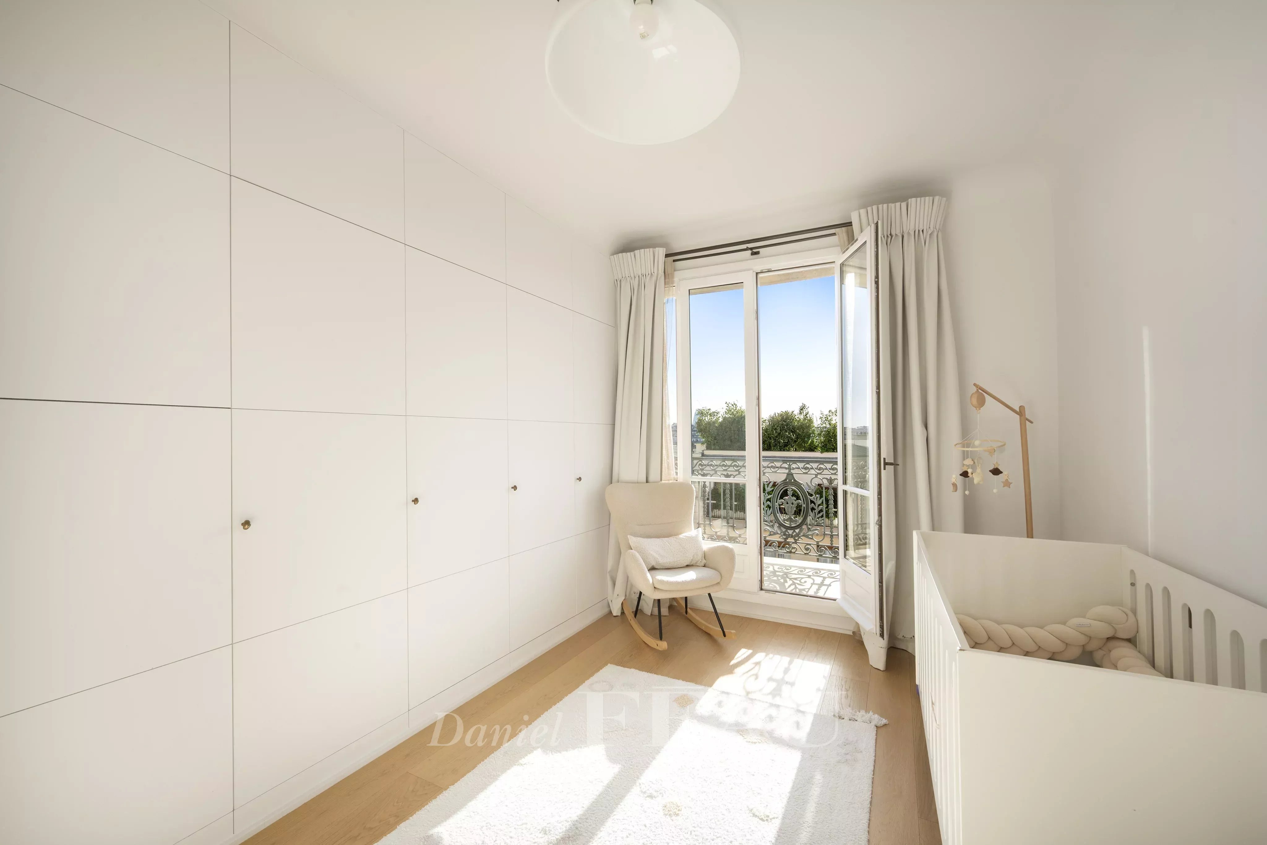 Sale Apartment Paris 7th