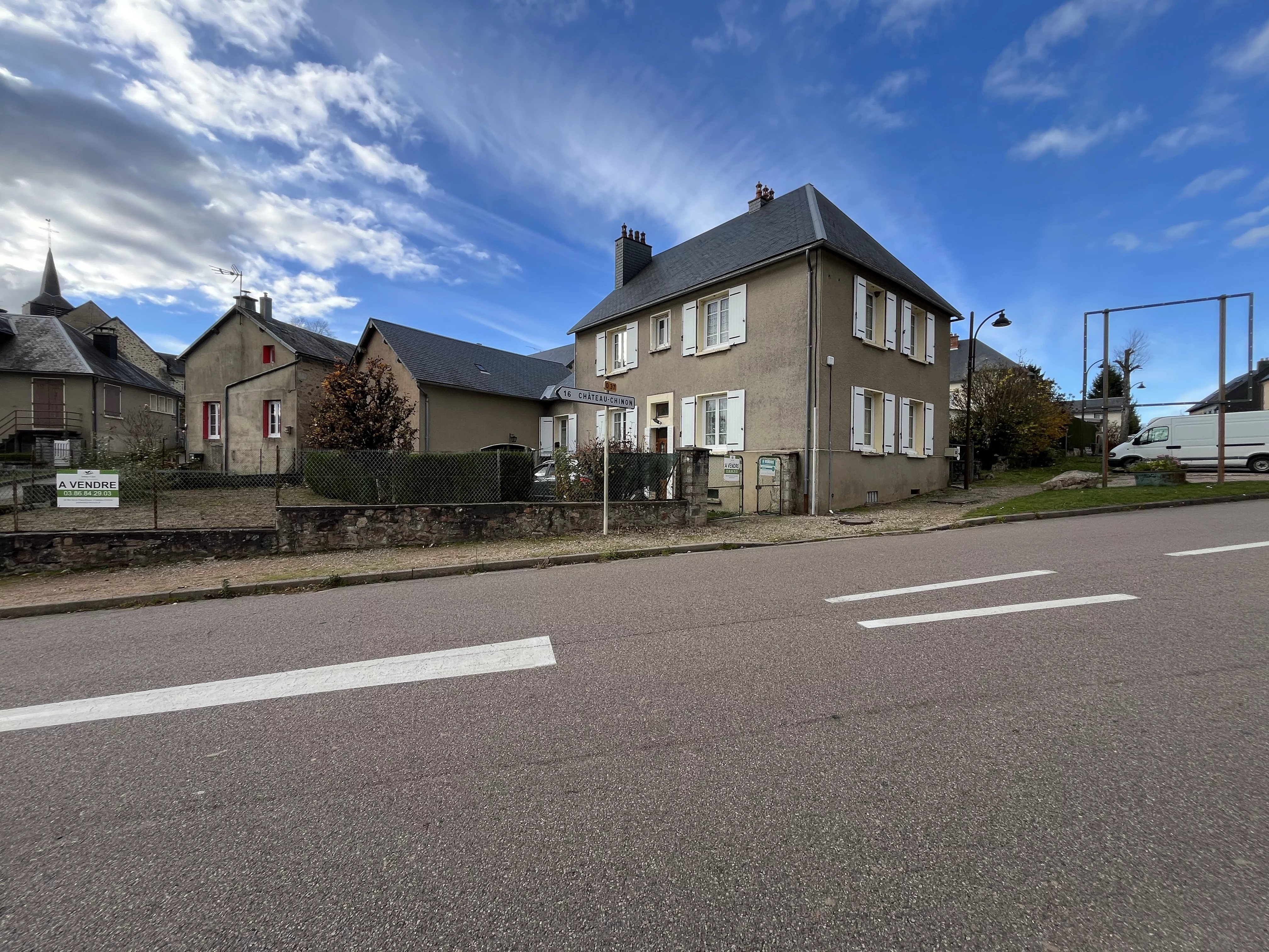 A vendreMaisons de campagne Grande maison avec deux logements – centre de Planchez — photo 3