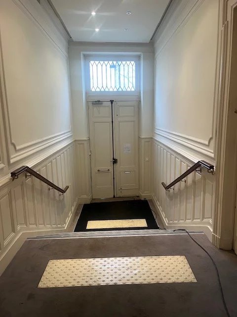 BUREAUX en DUPLEX 174 m2 BX-CENTRE