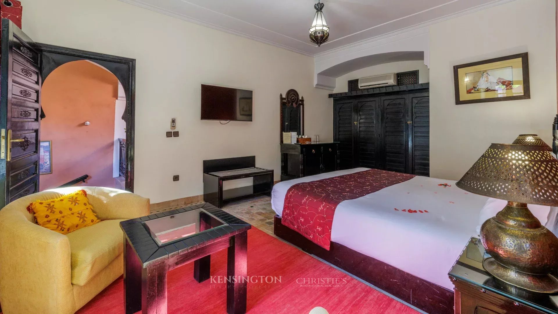 18 Bedroom Villa/Townhouse's Image 16