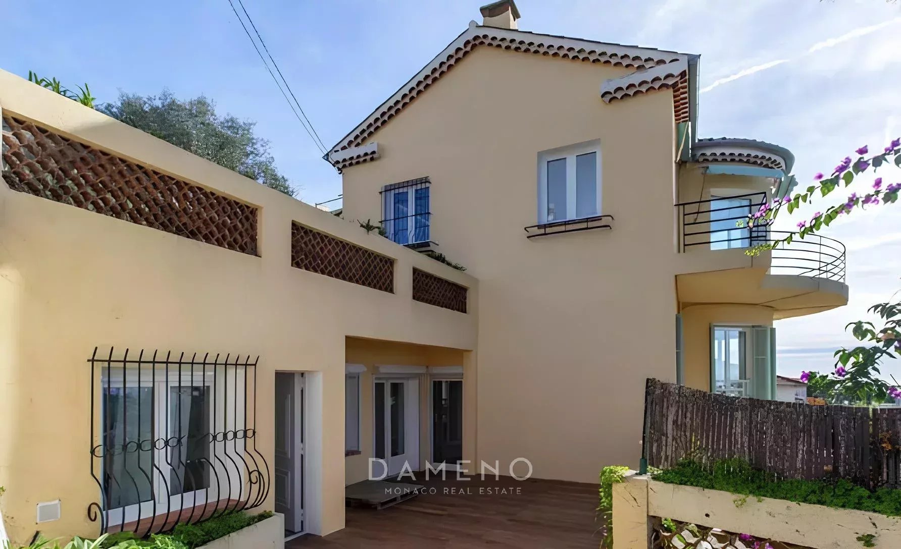 Villefranche-sur-Mer - Prestigious apartment with garden and panoramic sea view